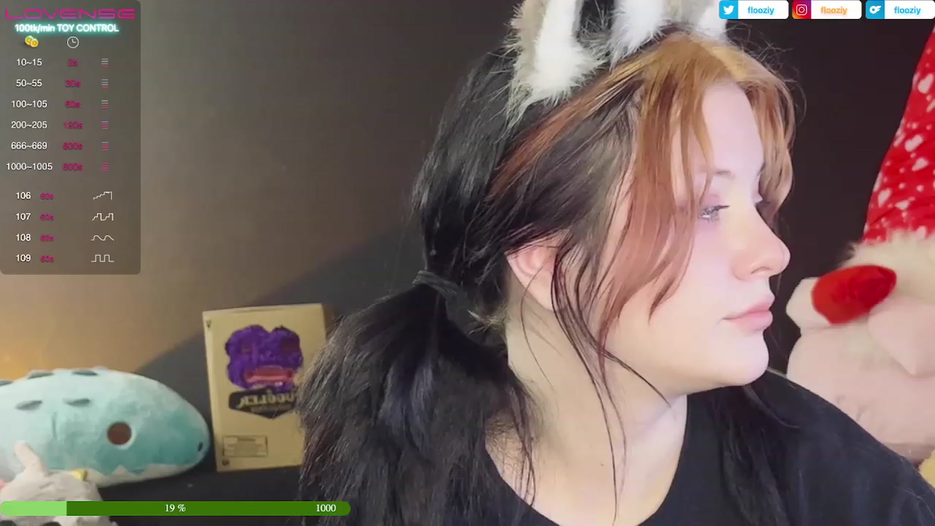 Gallery image thumbnail from flooziy's myfreecams stream on, 03/24/2023, 10:19 image 3 of 20