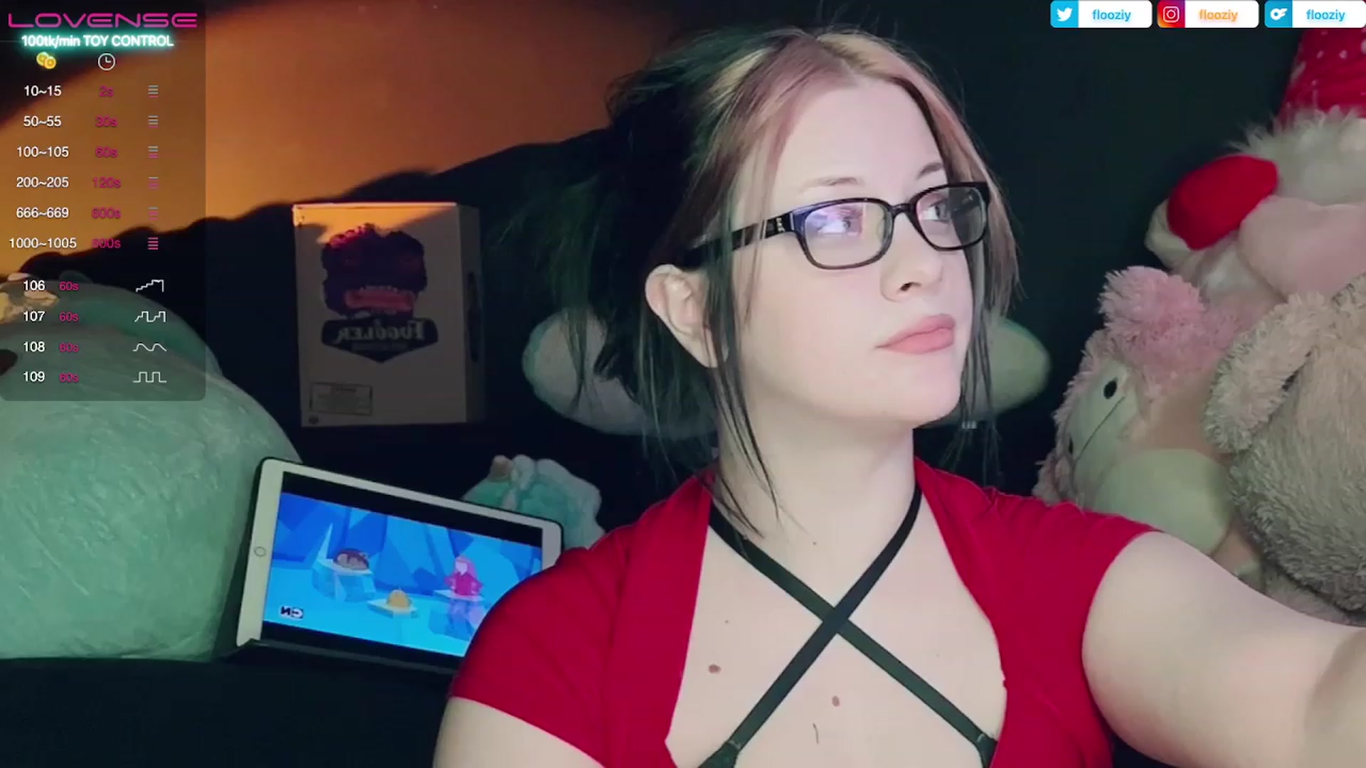 Gallery image thumbnail from flooziy's myfreecams stream on, 03/27/2023, 10:08 image 17 of 20