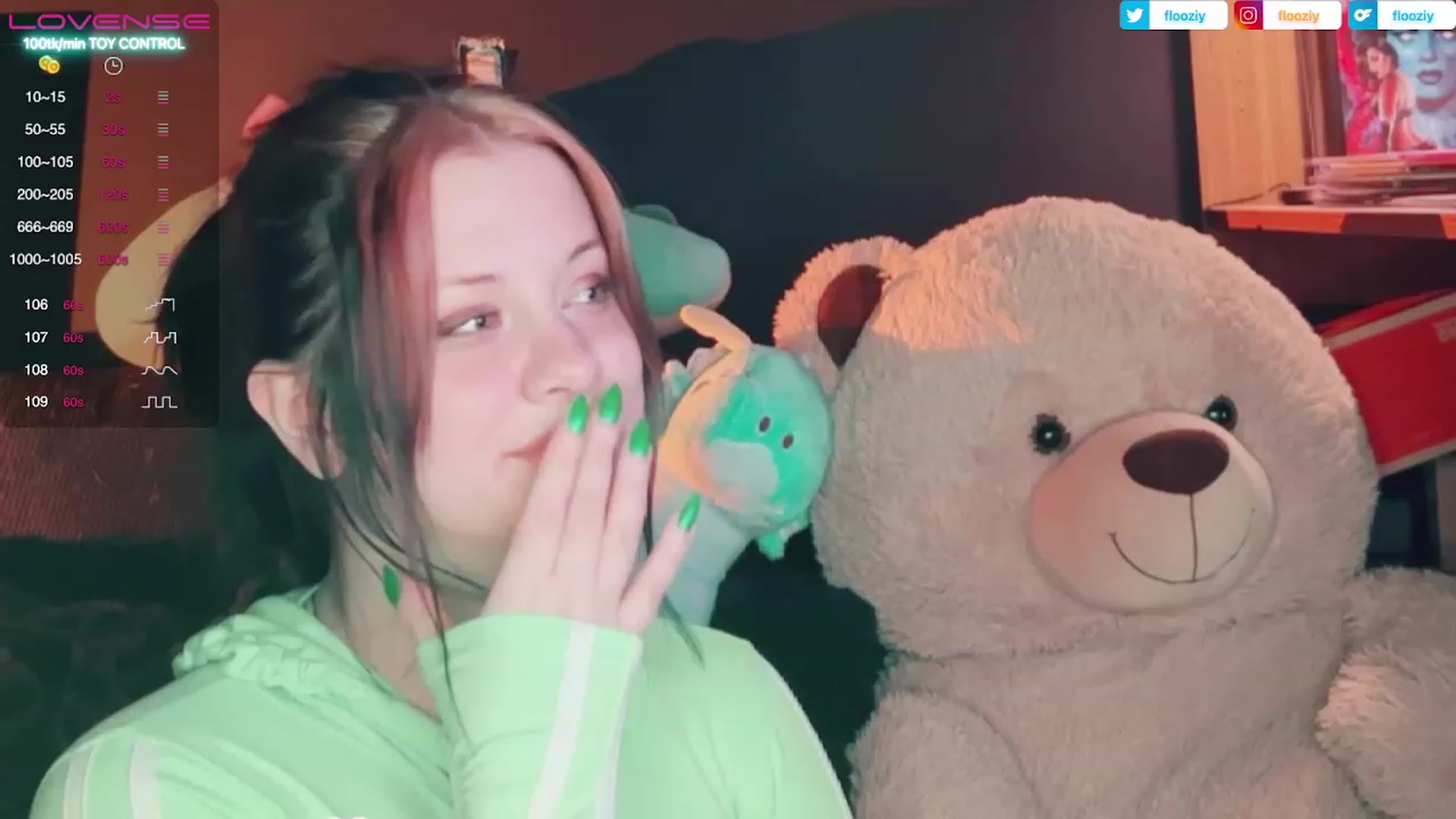 Gallery image thumbnail from flooziy's myfreecams stream on, 03/28/2023, 08:14 image 6 of 20