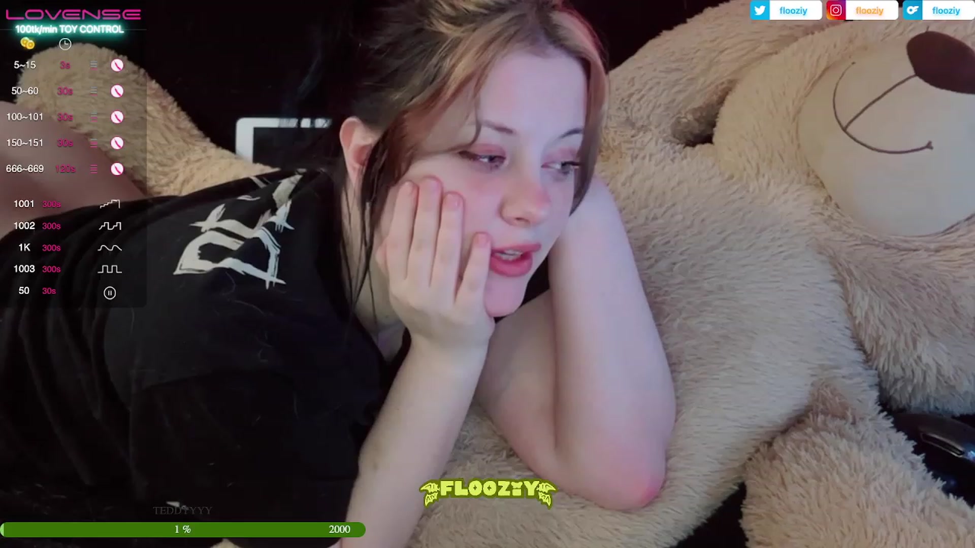 Gallery image thumbnail from flooziy's myfreecams stream on, 04/13/2023, 10:21 image 10 of 20