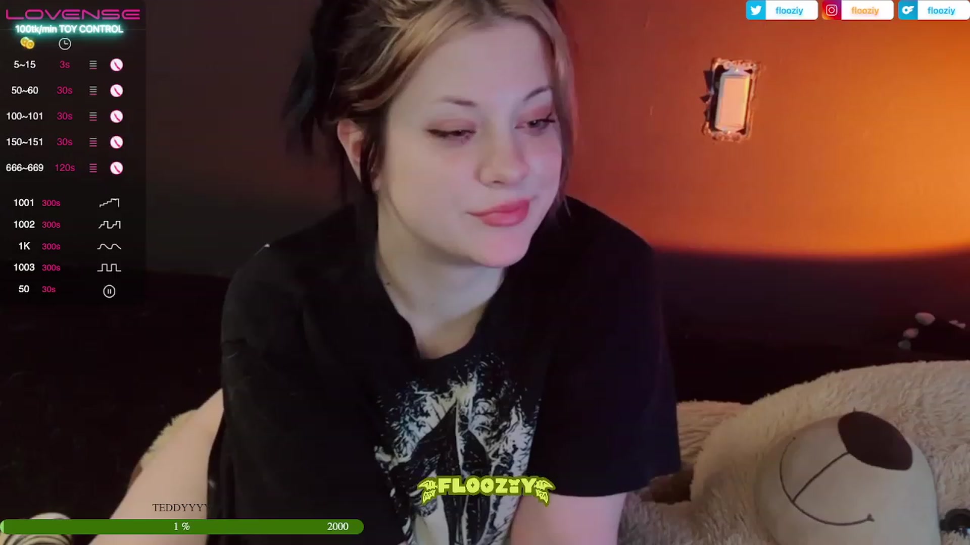 Gallery image thumbnail from flooziy's myfreecams stream on, 04/13/2023, 10:21 image 12 of 20
