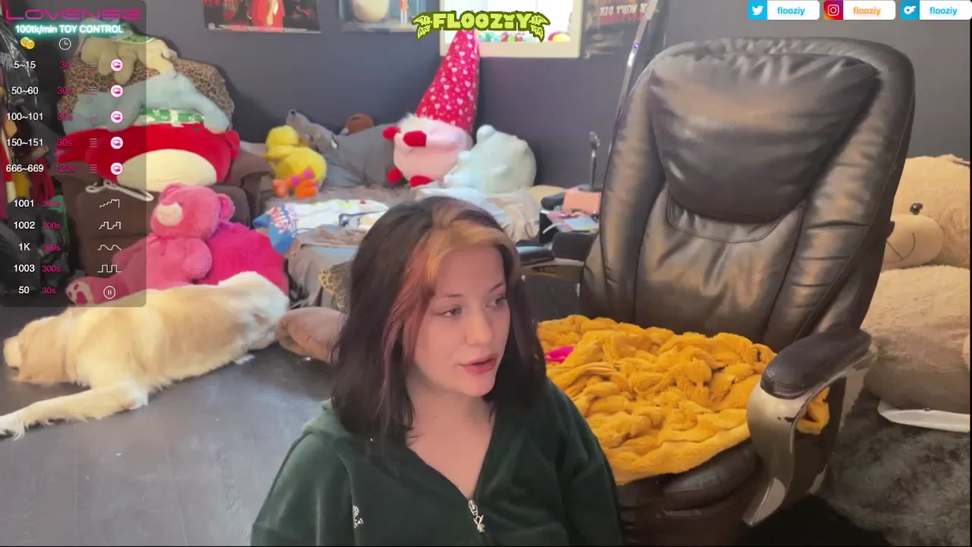 Gallery image thumbnail from flooziy's myfreecams stream on, 04/28/2023, 02:21 image 10 of 20