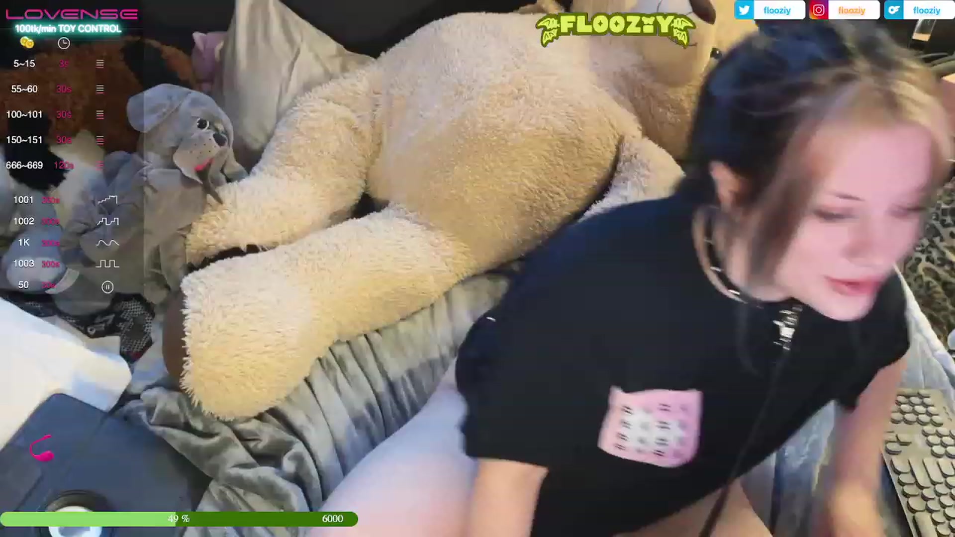 Gallery image thumbnail from flooziy's myfreecams stream on, 05/10/2023, 03:34 image 10 of 20