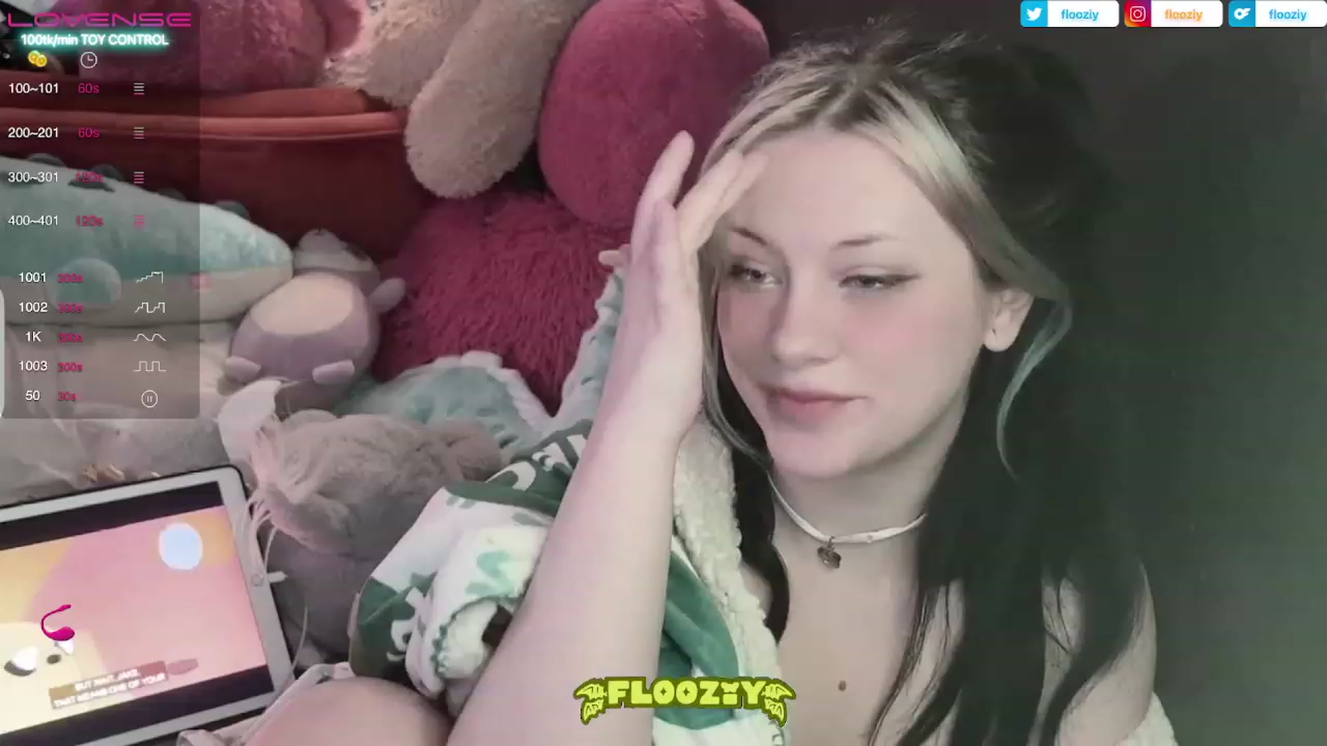 Gallery image thumbnail from flooziy's myfreecams stream on, 06/12/2023, 04:11 image 12 of 20
