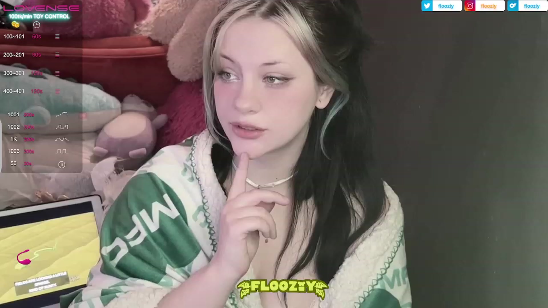Gallery image thumbnail from flooziy's myfreecams stream on, 06/12/2023, 04:34 image 8 of 20