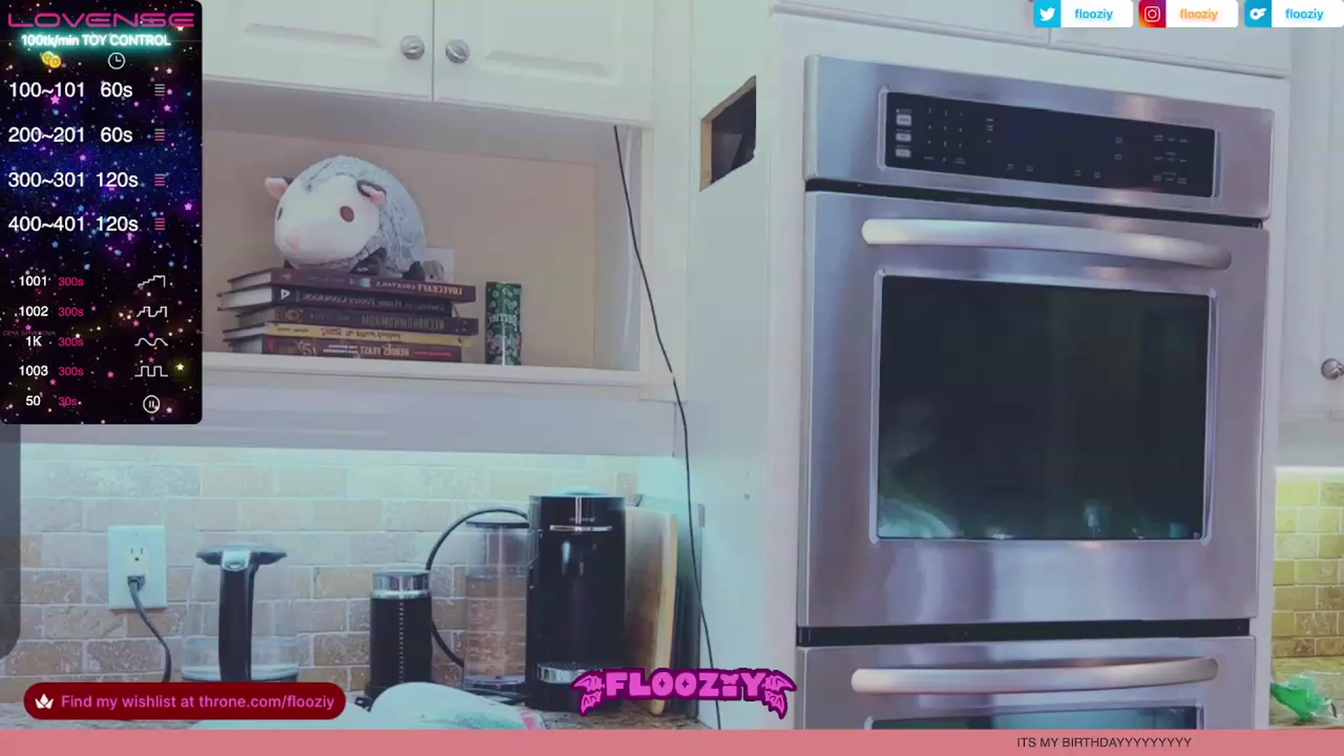 Gallery image thumbnail from flooziy's myfreecams stream on, 07/12/2023, 02:49 image 12 of 20