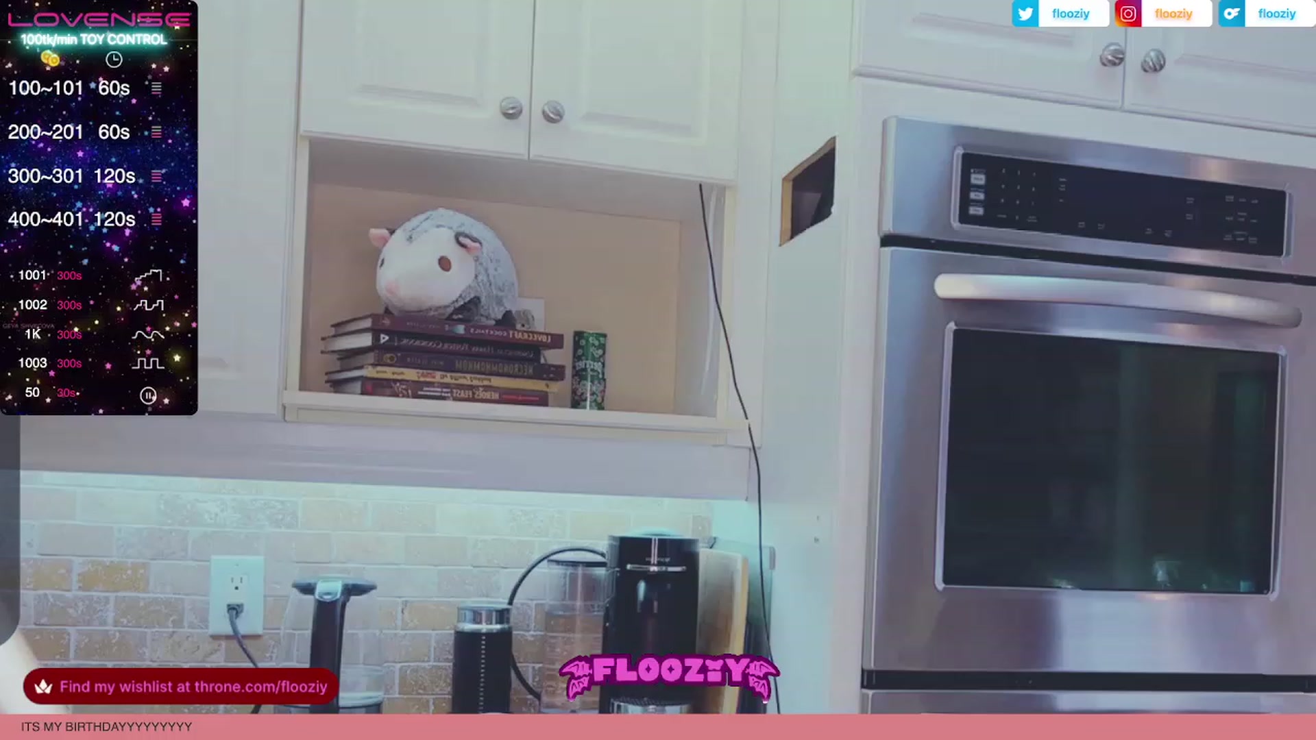 Gallery image thumbnail from flooziy's myfreecams stream on, 07/12/2023, 02:49 image 11 of 20
