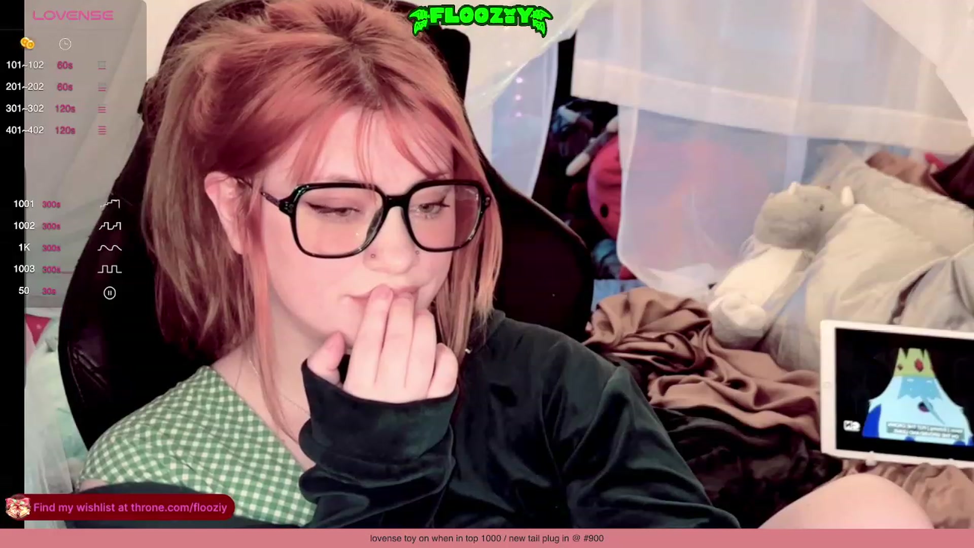 Gallery image thumbnail from flooziy's myfreecams stream on, 12/23/2023, 06:45 image 18 of 20