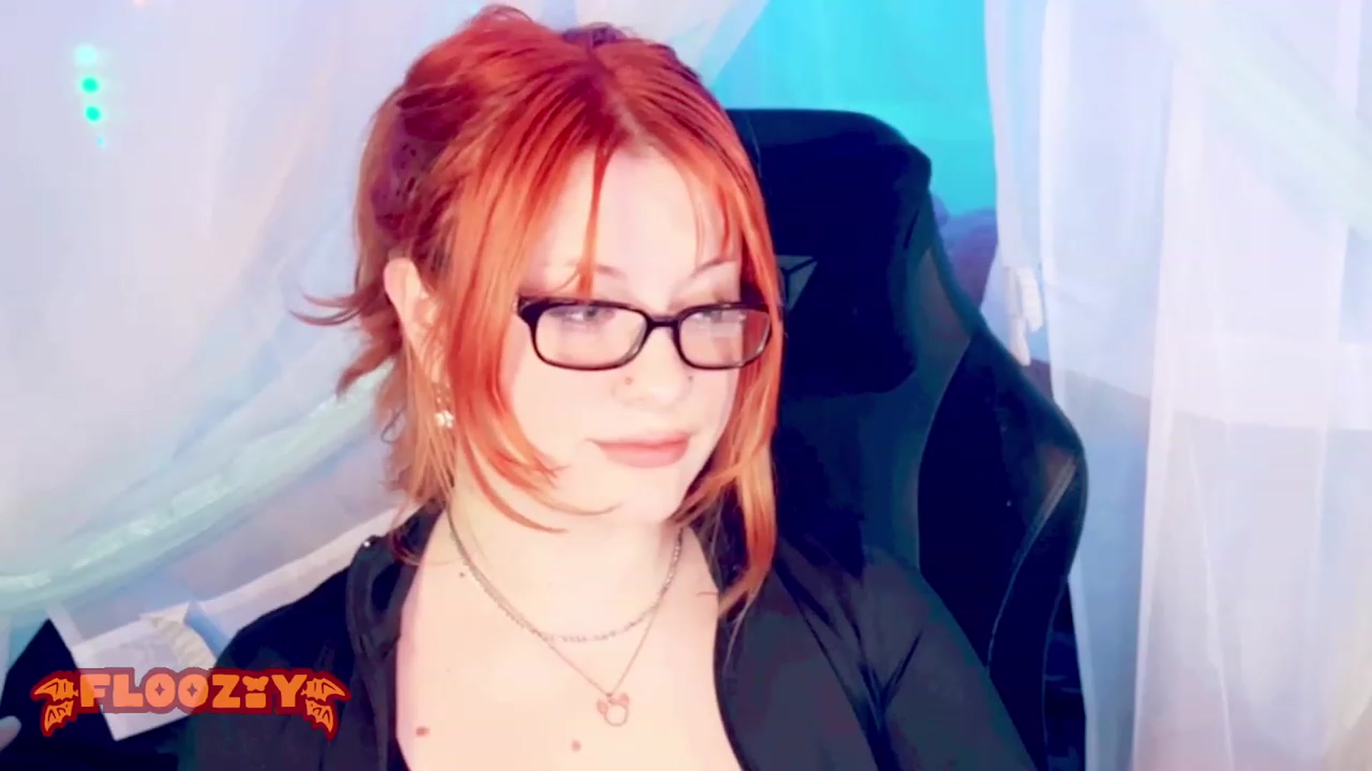 Gallery image thumbnail from flooziy's myfreecams stream on, 01/10/2024, 05:48 image 17 of 20
