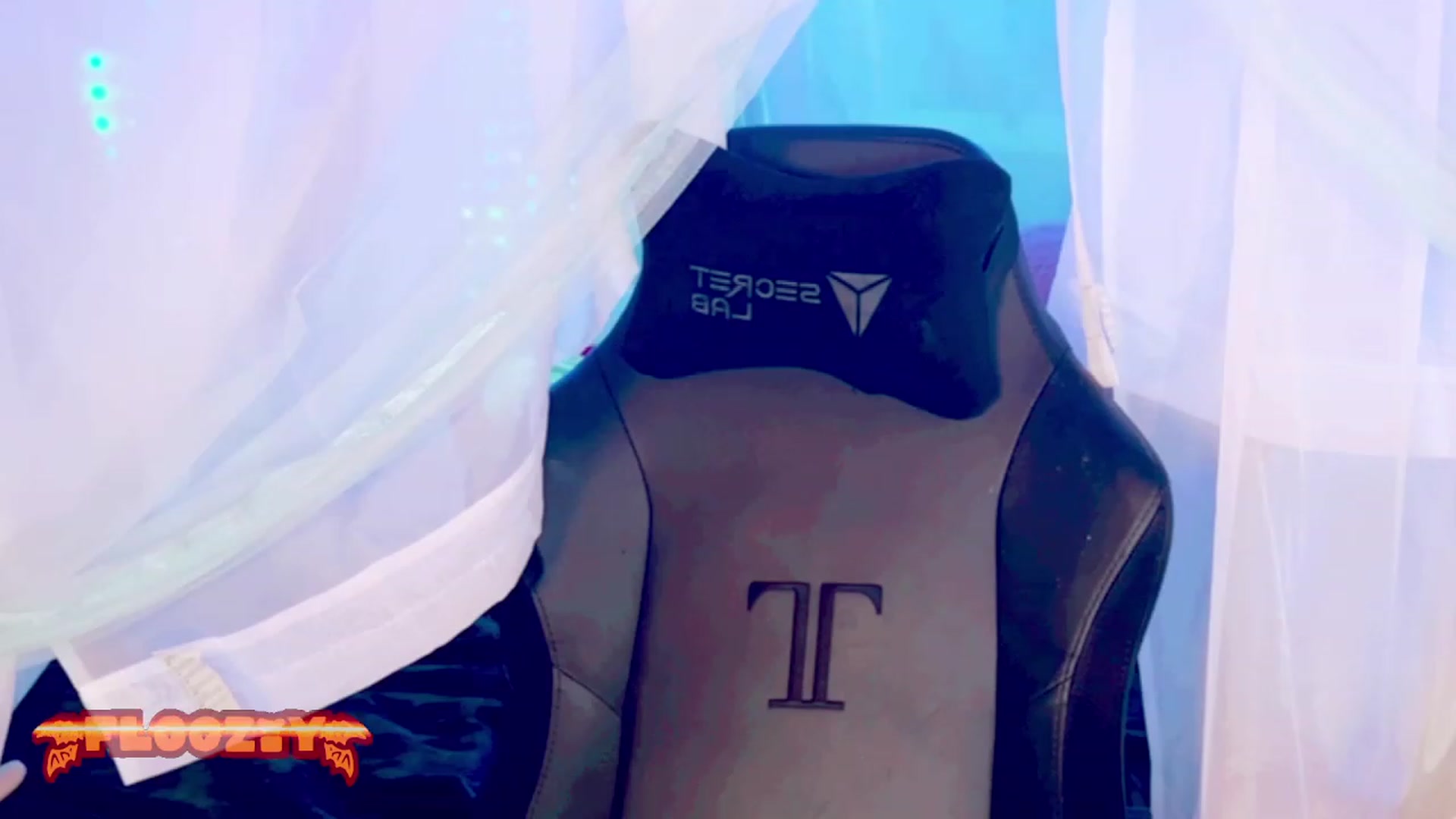 Gallery image thumbnail from flooziy's myfreecams stream on, 01/10/2024, 05:48 image 18 of 20