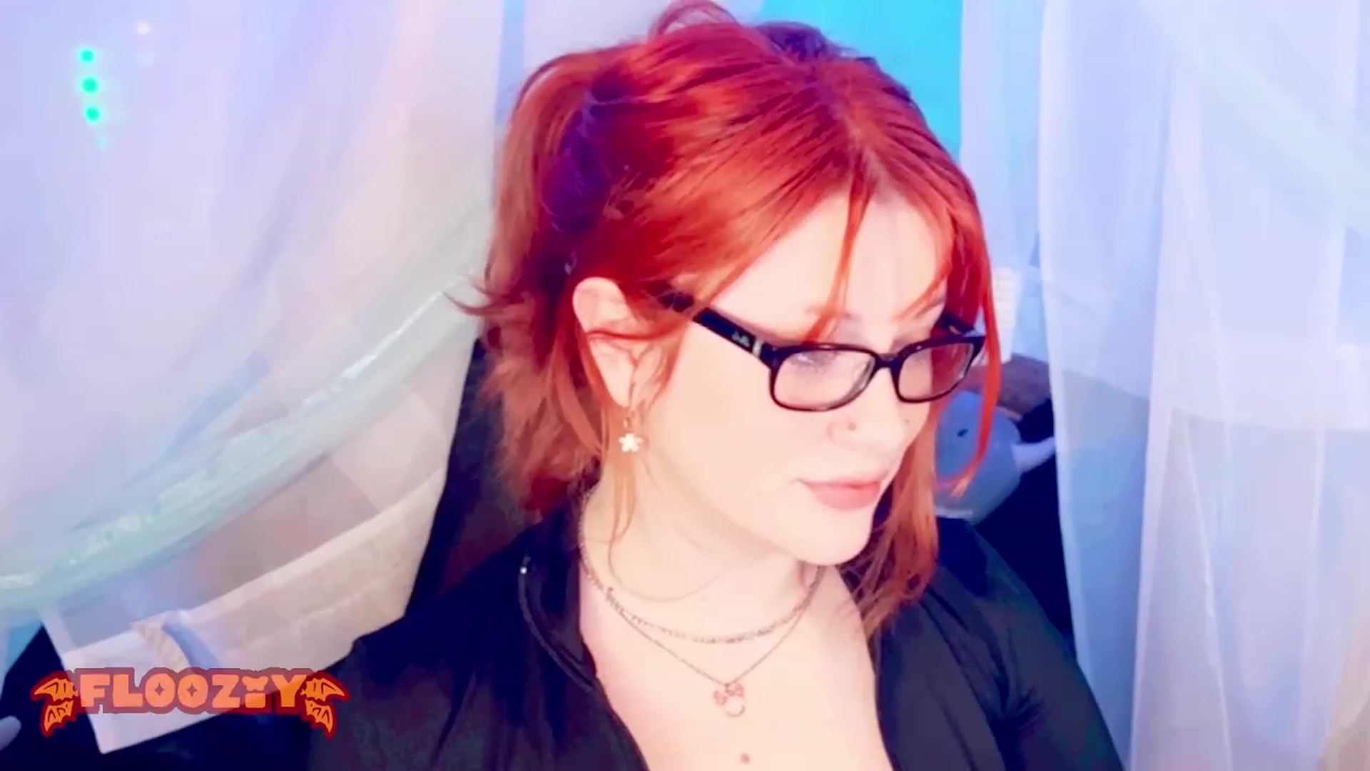 Gallery image thumbnail from flooziy's myfreecams stream on, 01/10/2024, 05:48 image 10 of 20