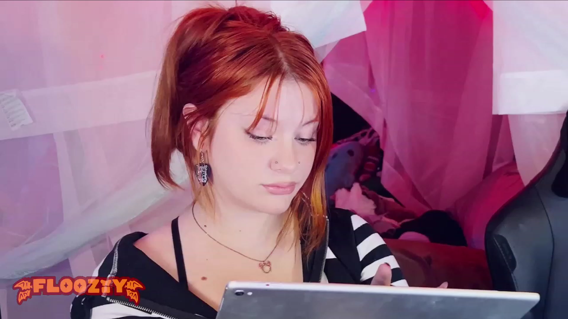 Gallery image thumbnail from flooziy's myfreecams stream on, 01/11/2024, 08:03 image 18 of 20