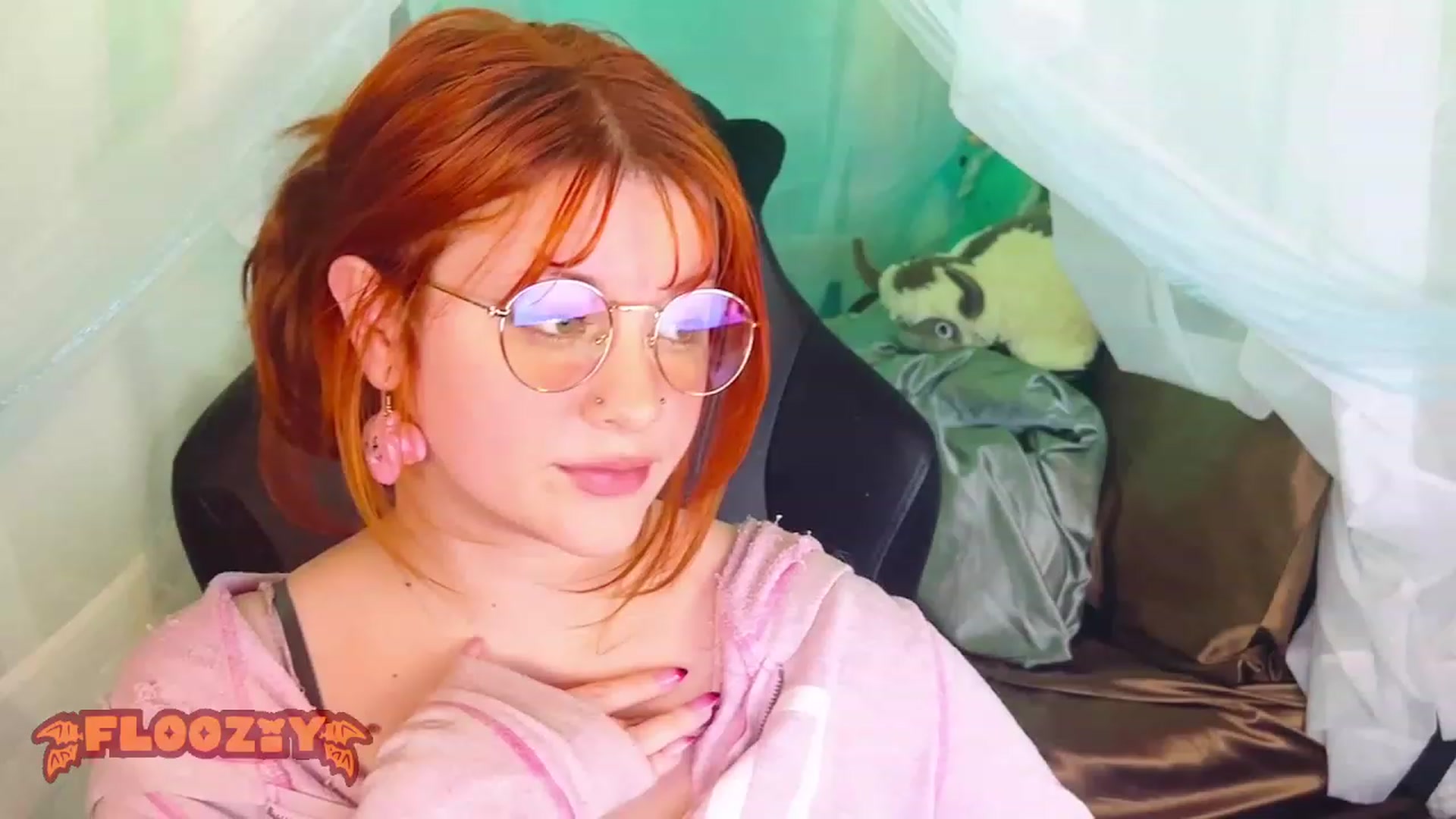 Gallery image thumbnail from flooziy's myfreecams stream on, 01/12/2024, 06:27 image 1 of 20