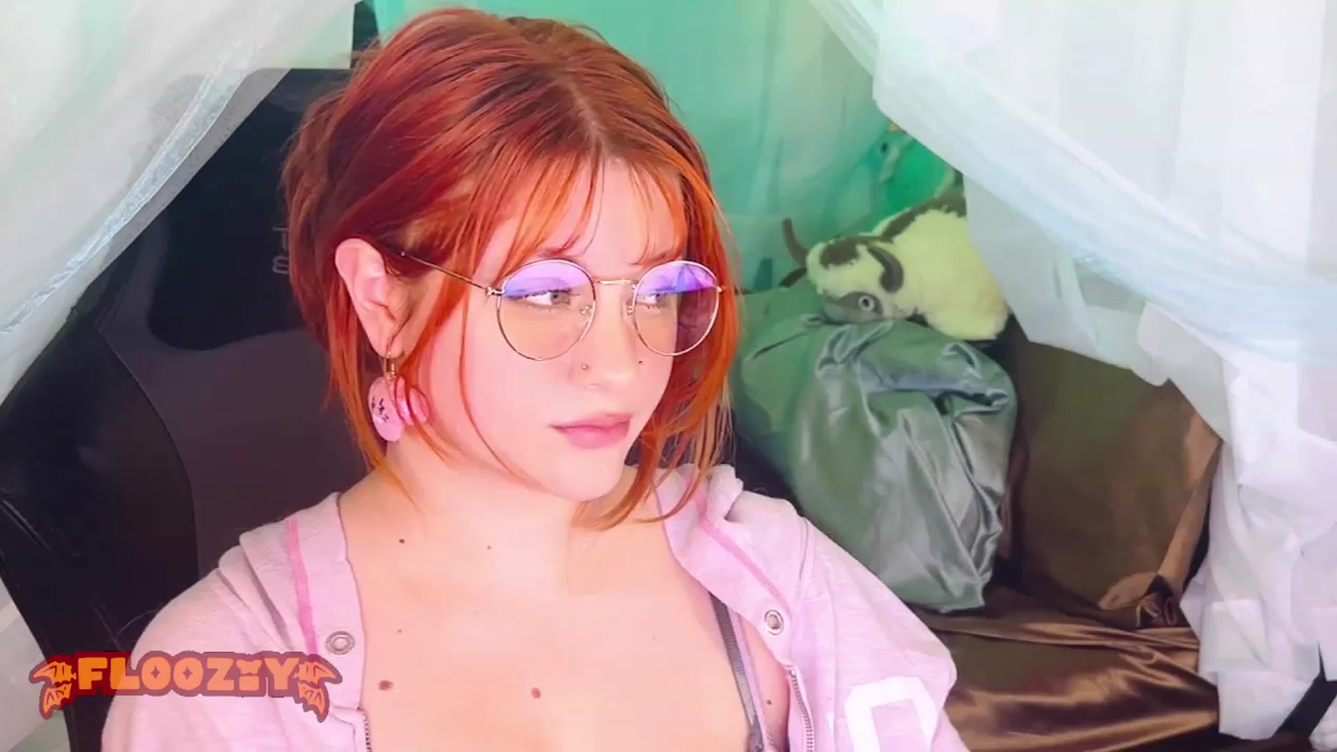 Gallery image thumbnail from flooziy's myfreecams stream on, 01/12/2024, 06:27 image 11 of 20