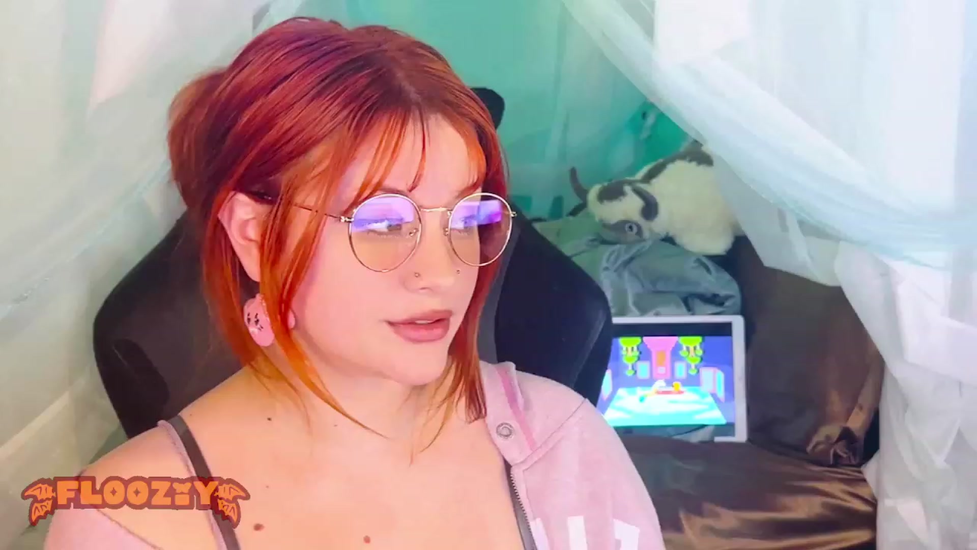 Gallery image thumbnail from flooziy's myfreecams stream on, 01/12/2024, 07:37 image 4 of 20