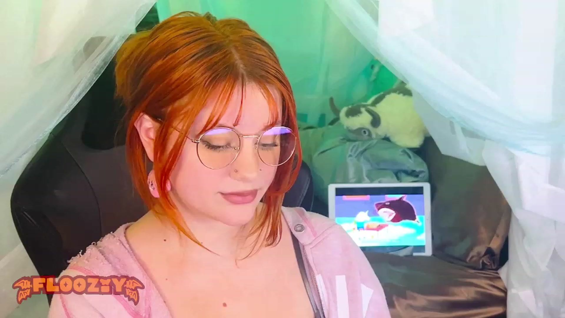 Gallery image thumbnail from flooziy's myfreecams stream on, 01/12/2024, 07:37 image 5 of 20