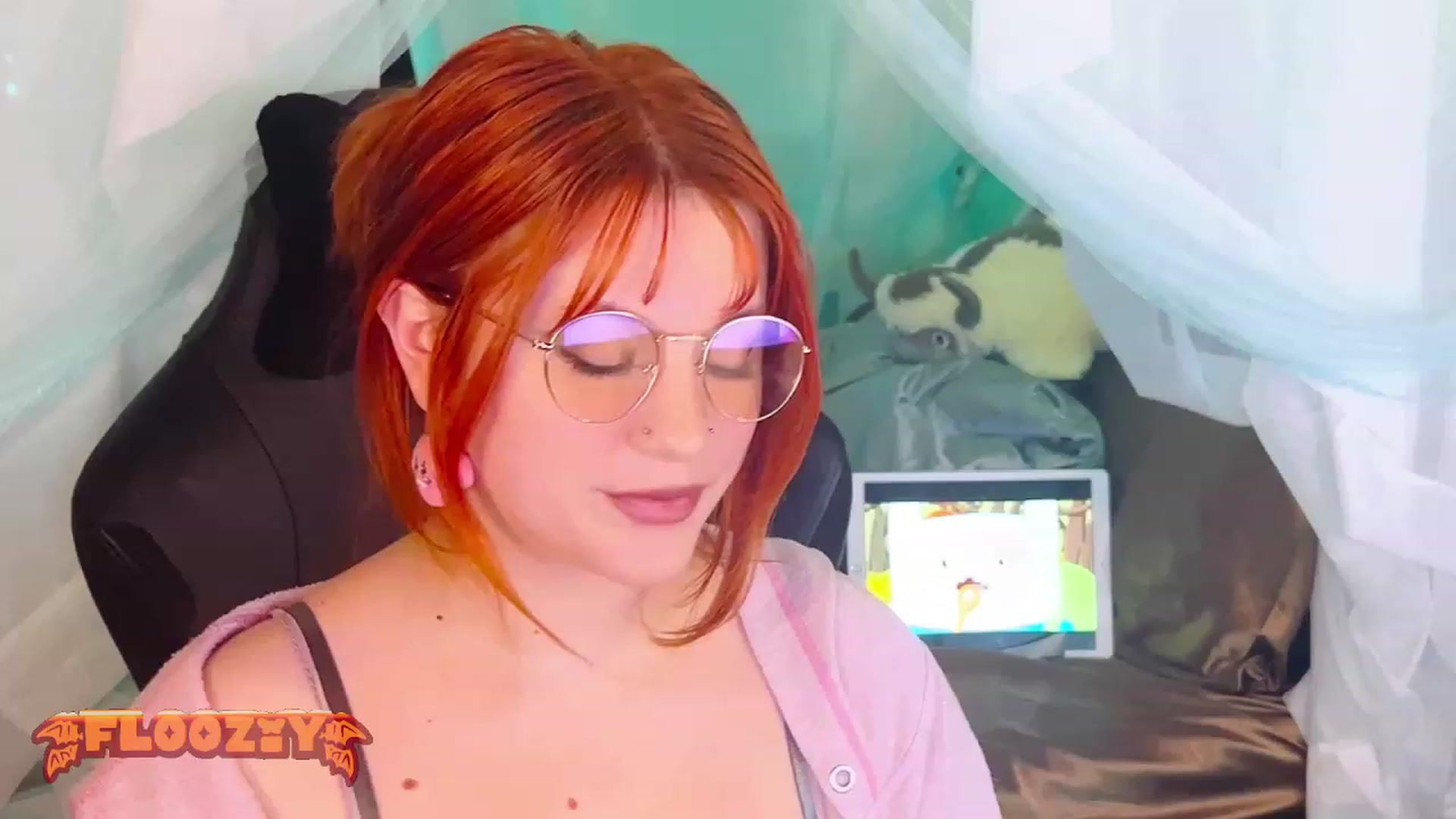 Gallery image thumbnail from flooziy's myfreecams stream on, 01/12/2024, 07:37 image 3 of 20