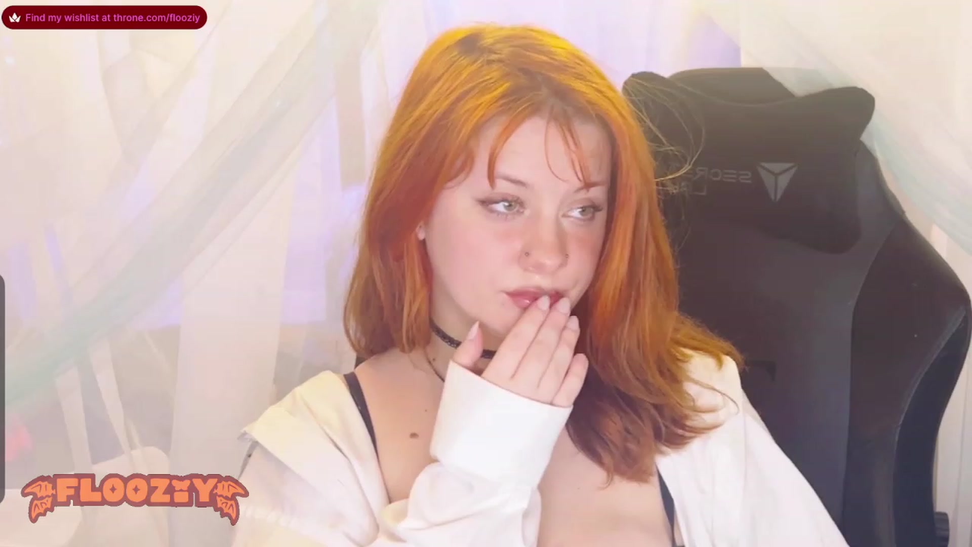 Gallery image thumbnail from flooziy's myfreecams stream on, 01/14/2024, 12:19 image 10 of 20