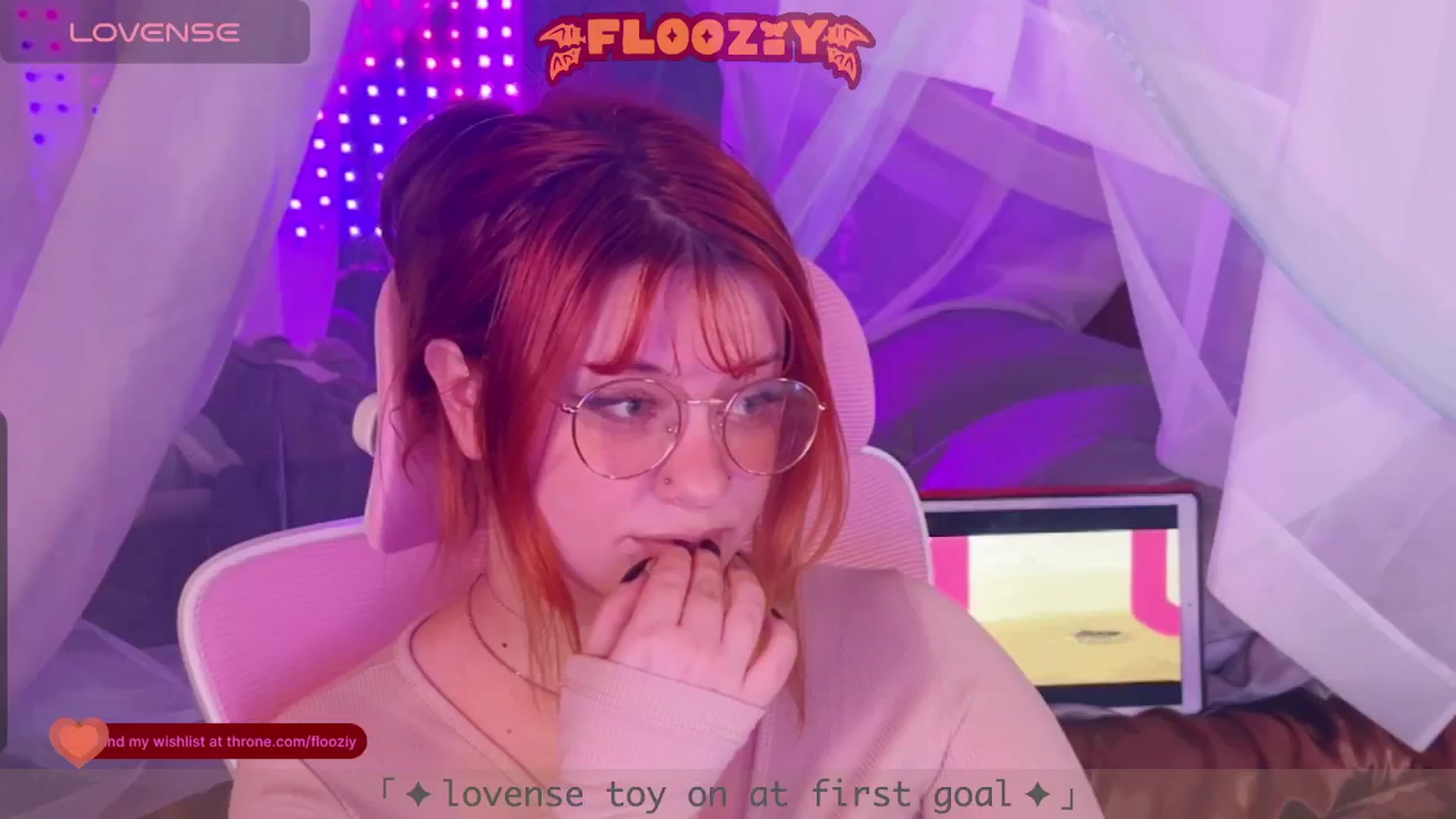Gallery image thumbnail from flooziy's myfreecams stream on, 01/30/2024, 05:38 image 18 of 20