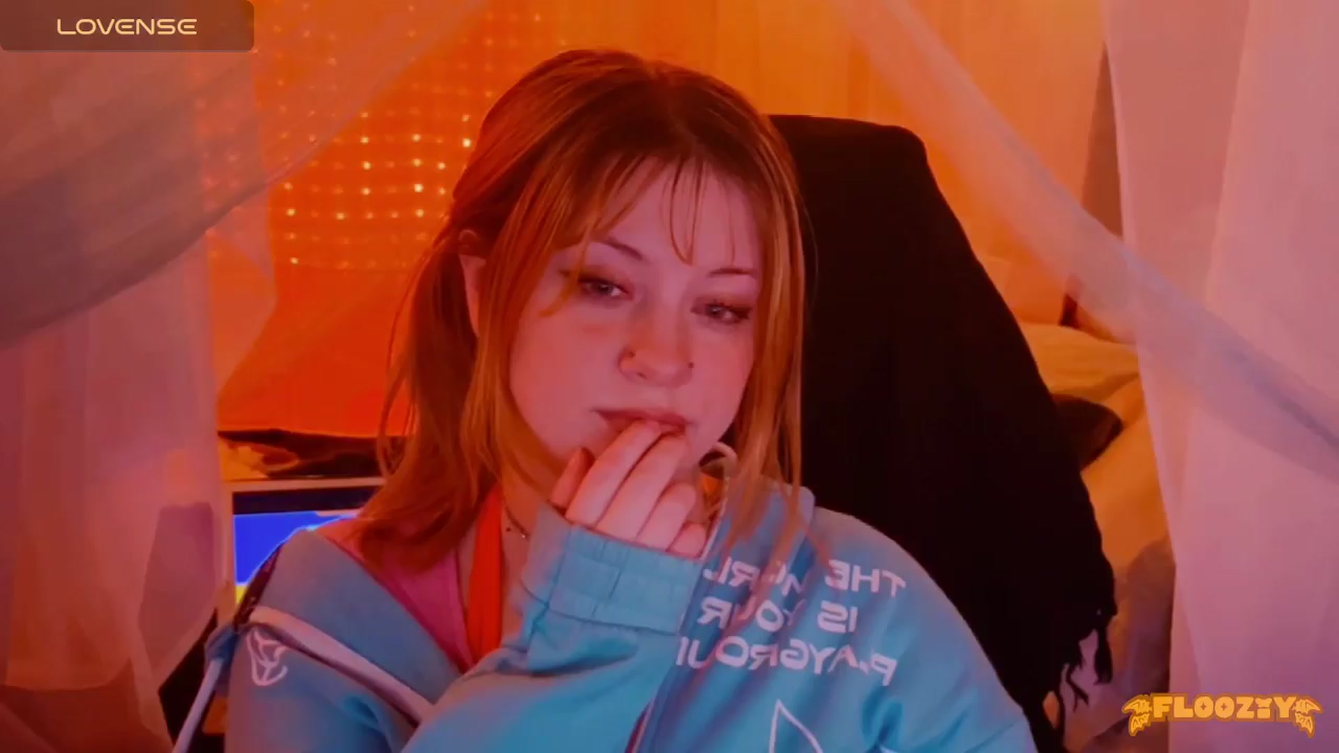 Gallery image thumbnail from flooziy's myfreecams stream on, 04/15/2024, 11:49 image 6 of 20