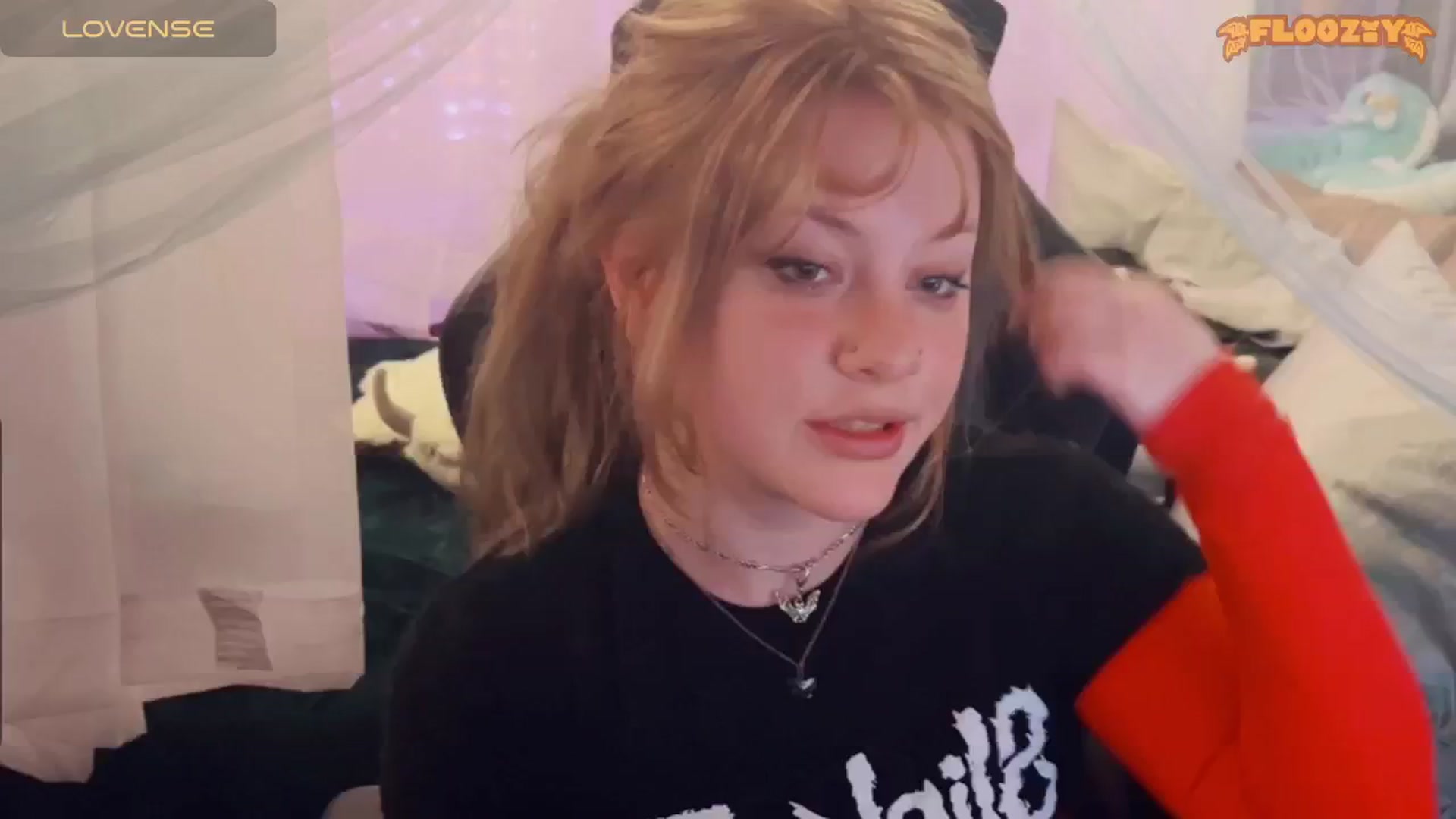 Gallery image thumbnail from flooziy's myfreecams stream on, 04/25/2024, 08:57 image 9 of 20