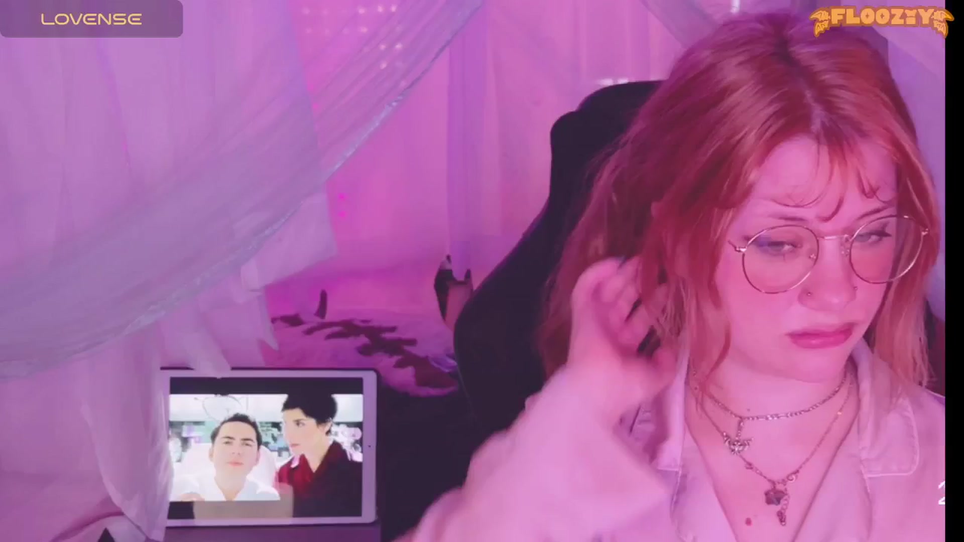 Gallery image thumbnail from flooziy's myfreecams stream on, 04/30/2024, 14:05 image 19 of 20