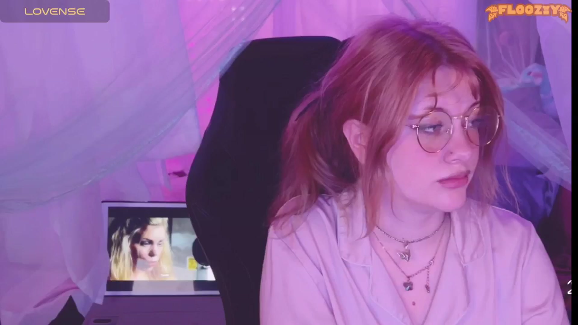 Gallery image thumbnail from flooziy's myfreecams stream on, 04/30/2024, 14:05 image 2 of 20
