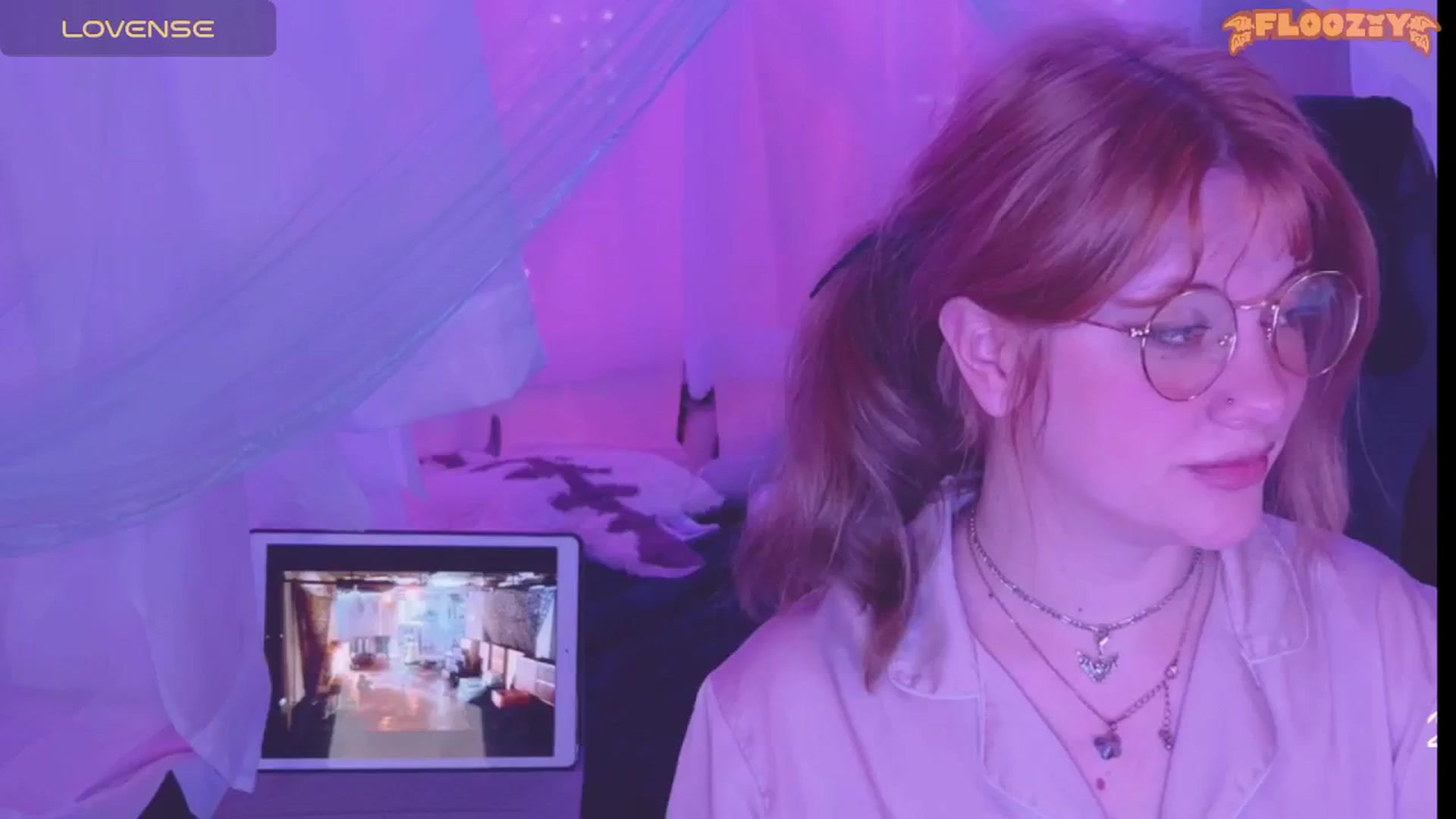 Gallery image thumbnail from flooziy's myfreecams stream on, 04/30/2024, 14:05 image 6 of 20
