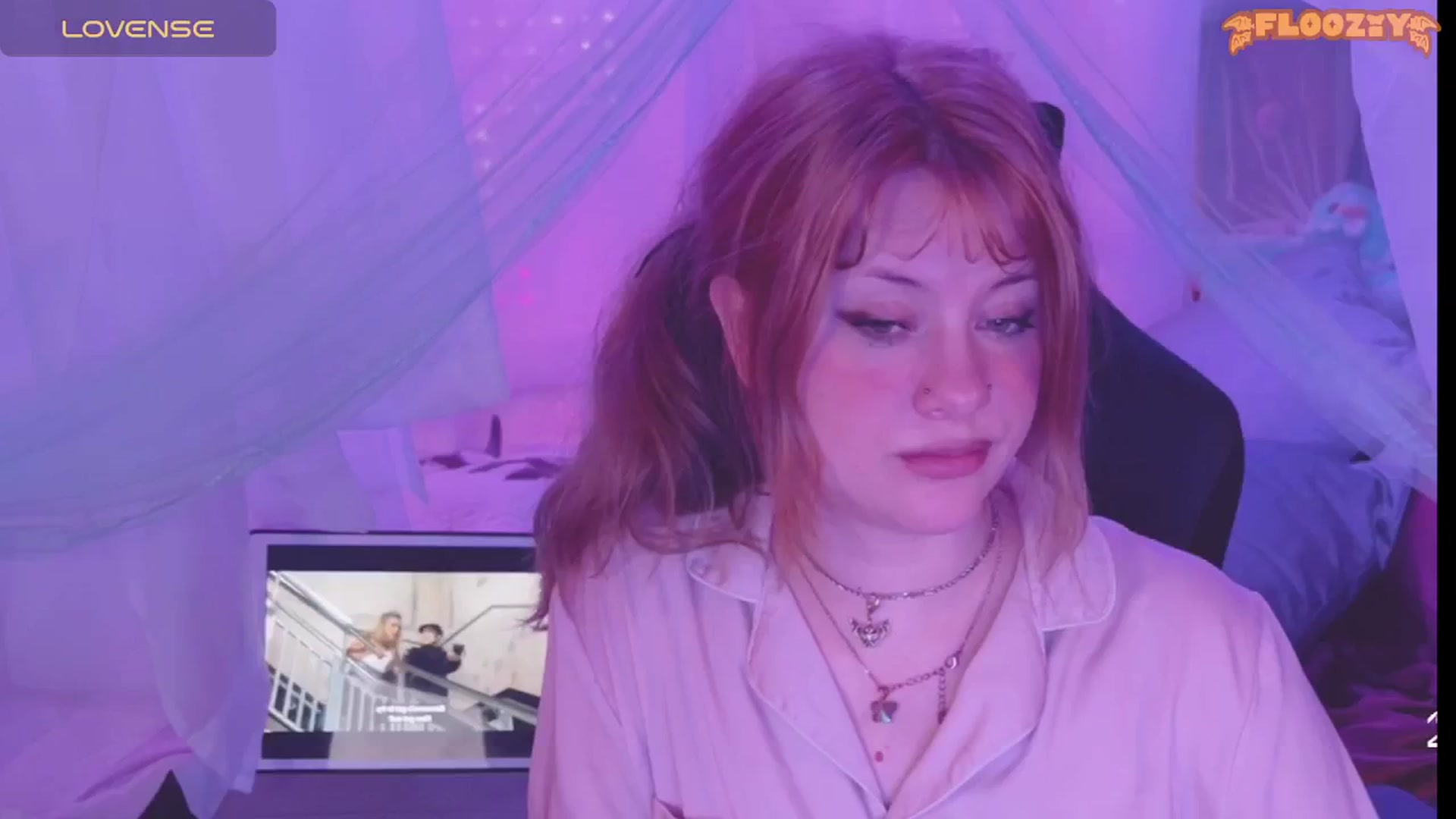 Gallery image thumbnail from flooziy's myfreecams stream on, 04/30/2024, 14:05 image 4 of 20