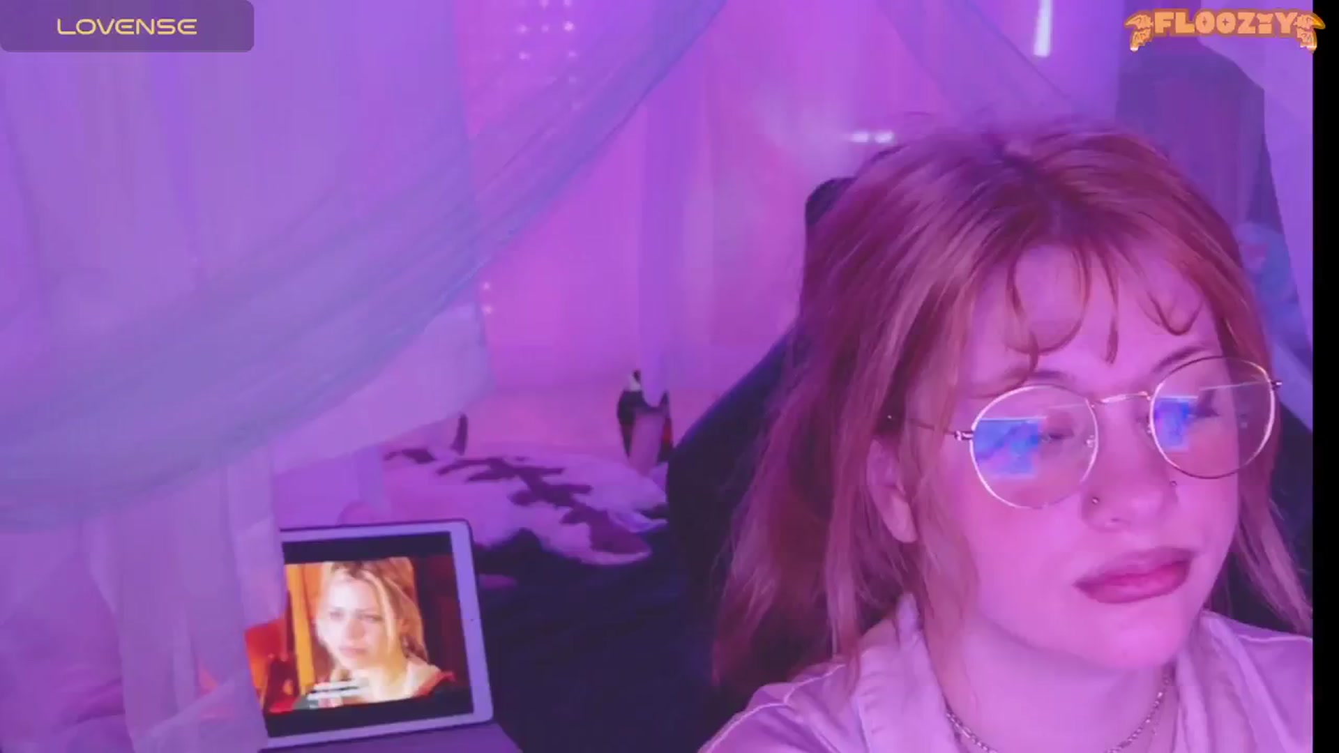Gallery image thumbnail from flooziy's myfreecams stream on, 04/30/2024, 14:54 image 10 of 20