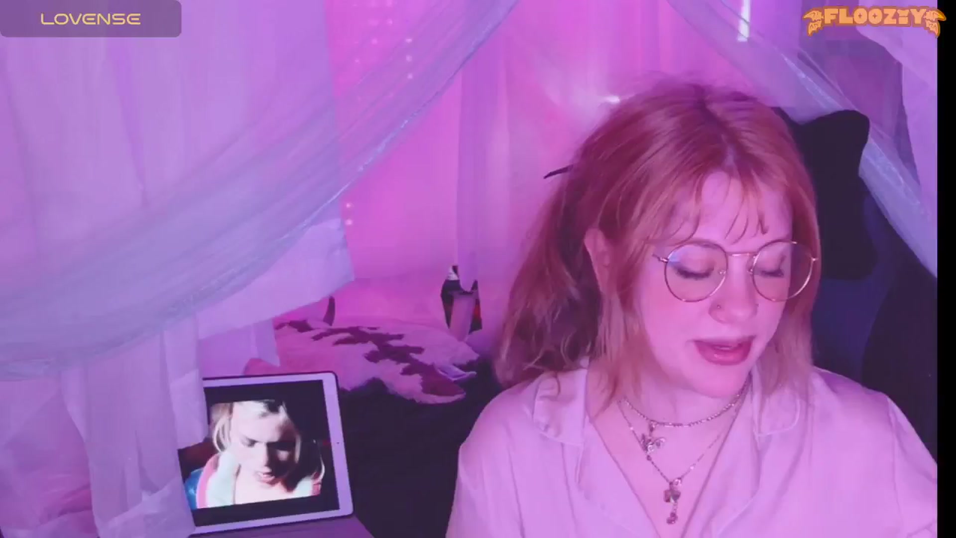 Gallery image thumbnail from flooziy's myfreecams stream on, 04/30/2024, 14:54 image 20 of 20