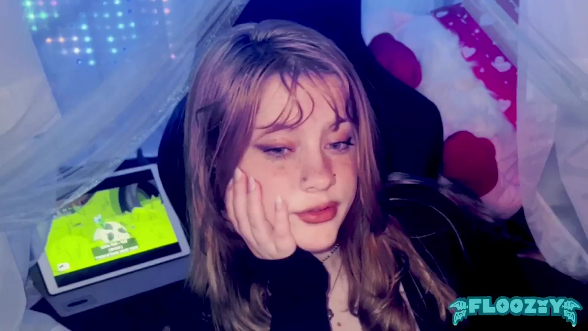 Gallery image thumbnail from flooziy's myfreecams stream on, 05/10/2024, 07:46 image 2 of 20