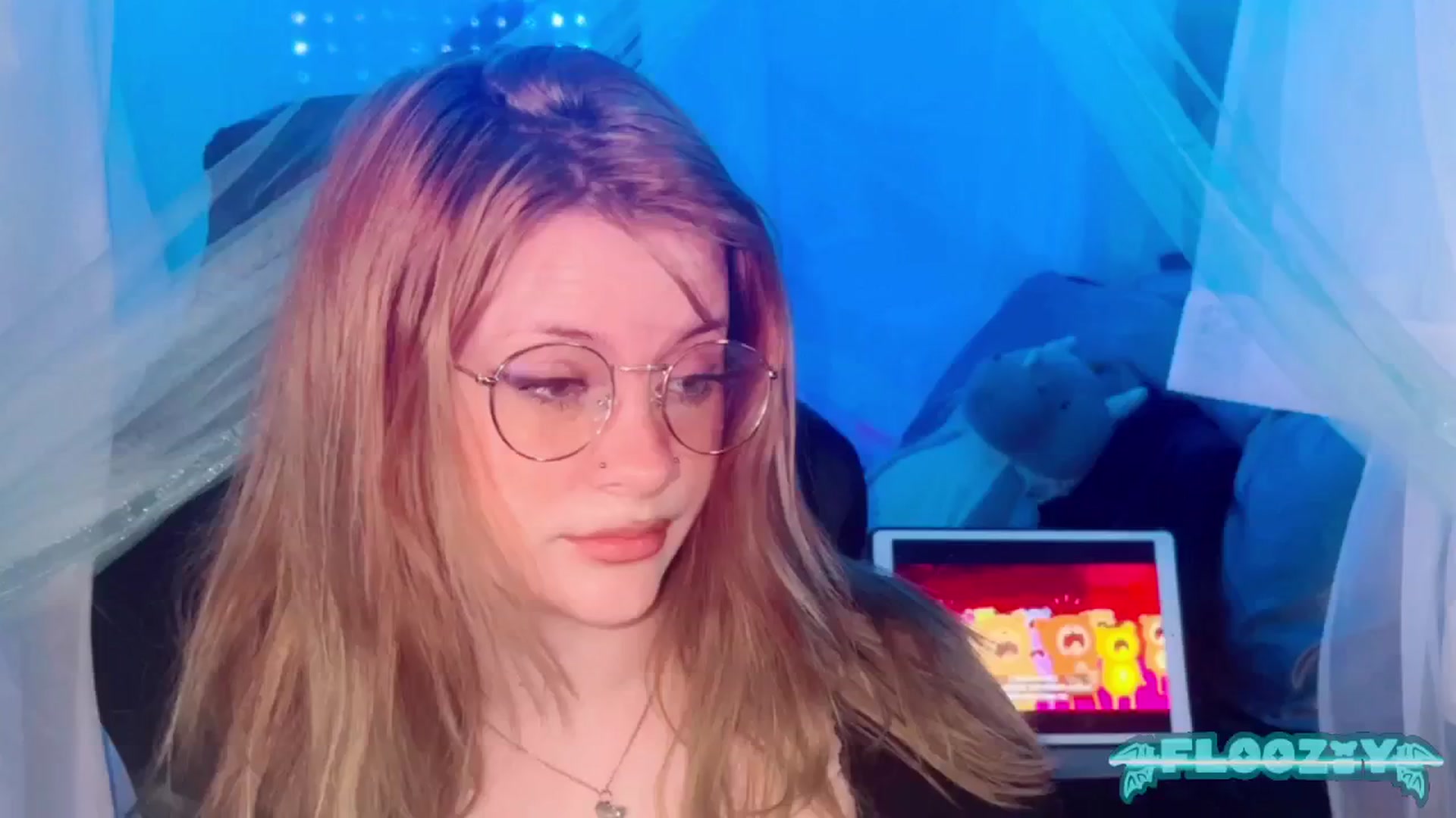 Gallery image thumbnail from flooziy's myfreecams stream on, 05/13/2024, 11:00 image 16 of 20