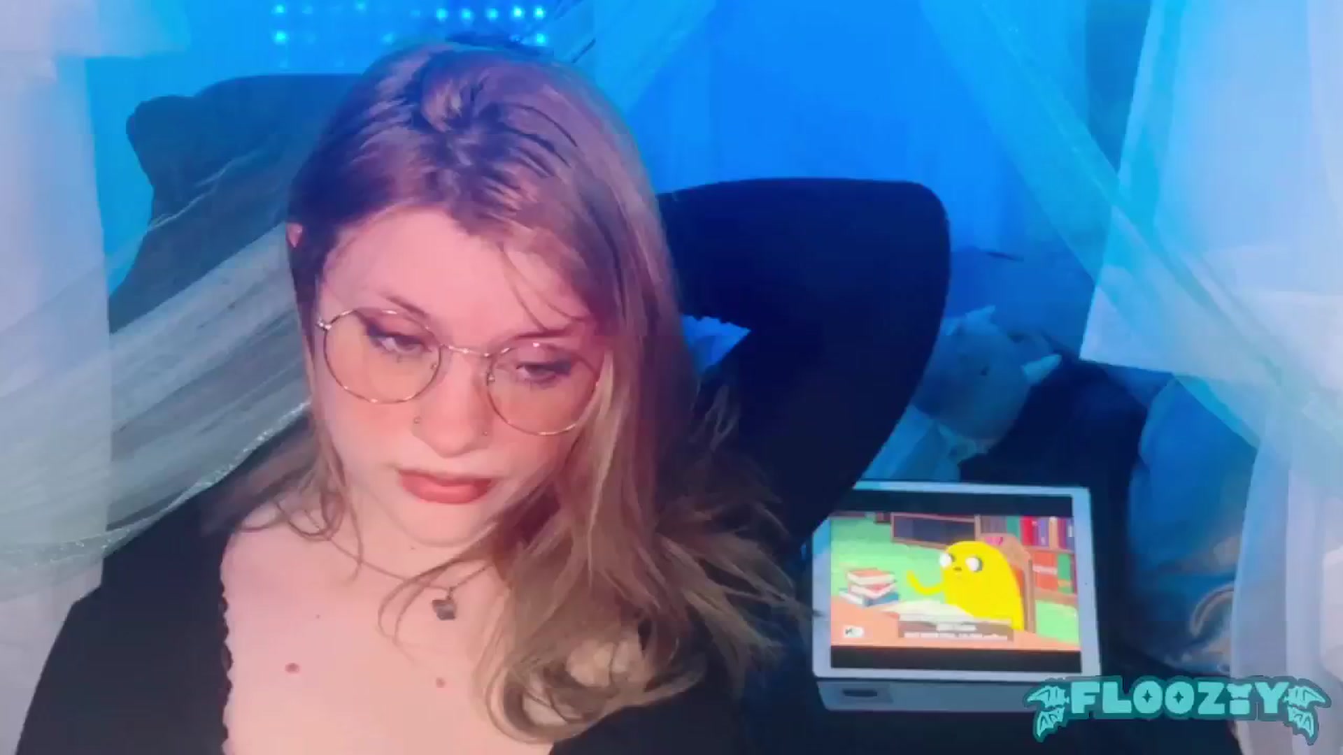Gallery image thumbnail from flooziy's myfreecams stream on, 05/13/2024, 11:00 image 9 of 20