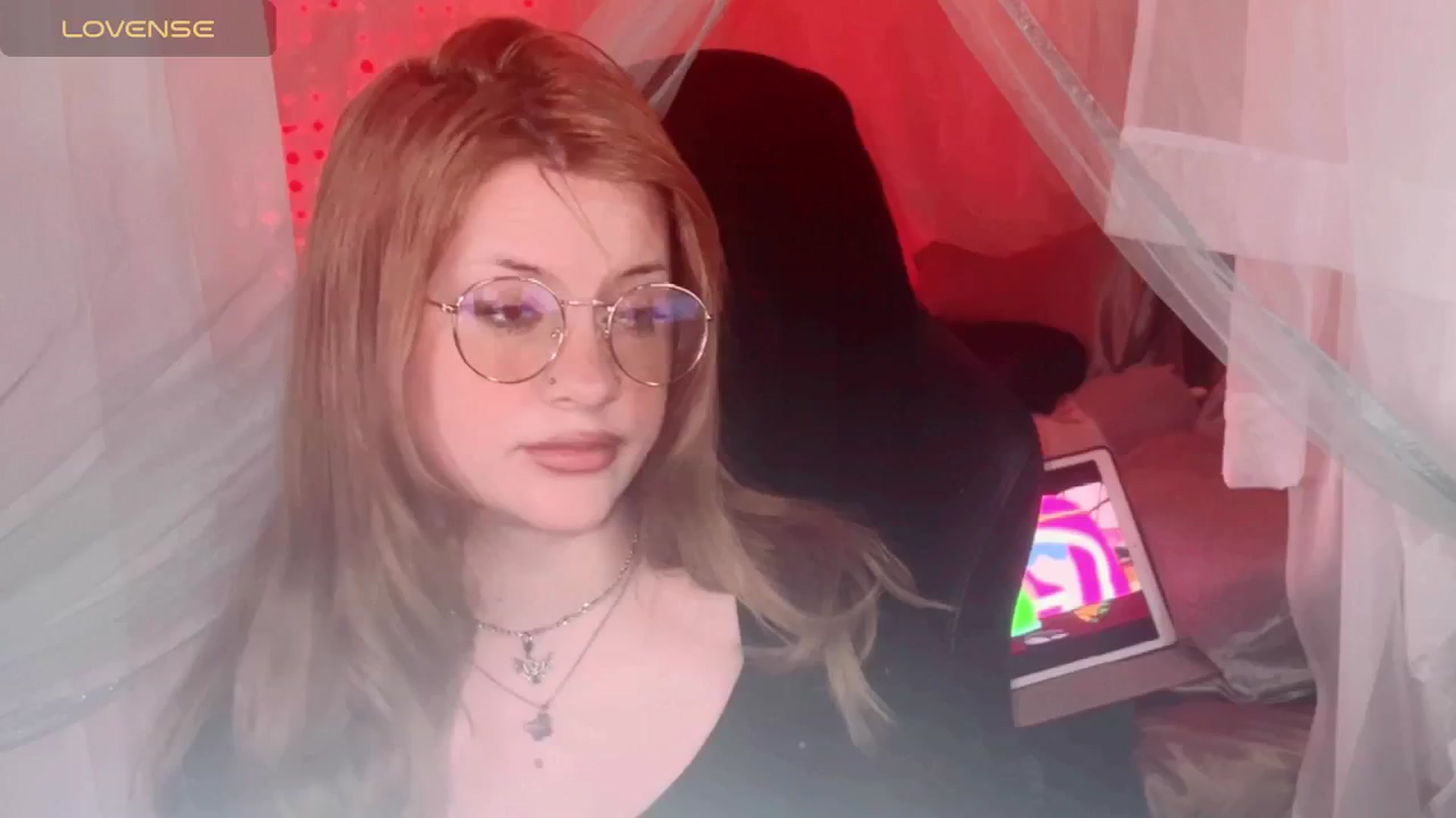 Gallery image thumbnail from flooziy's myfreecams stream on, 05/14/2024, 08:45 image 9 of 20