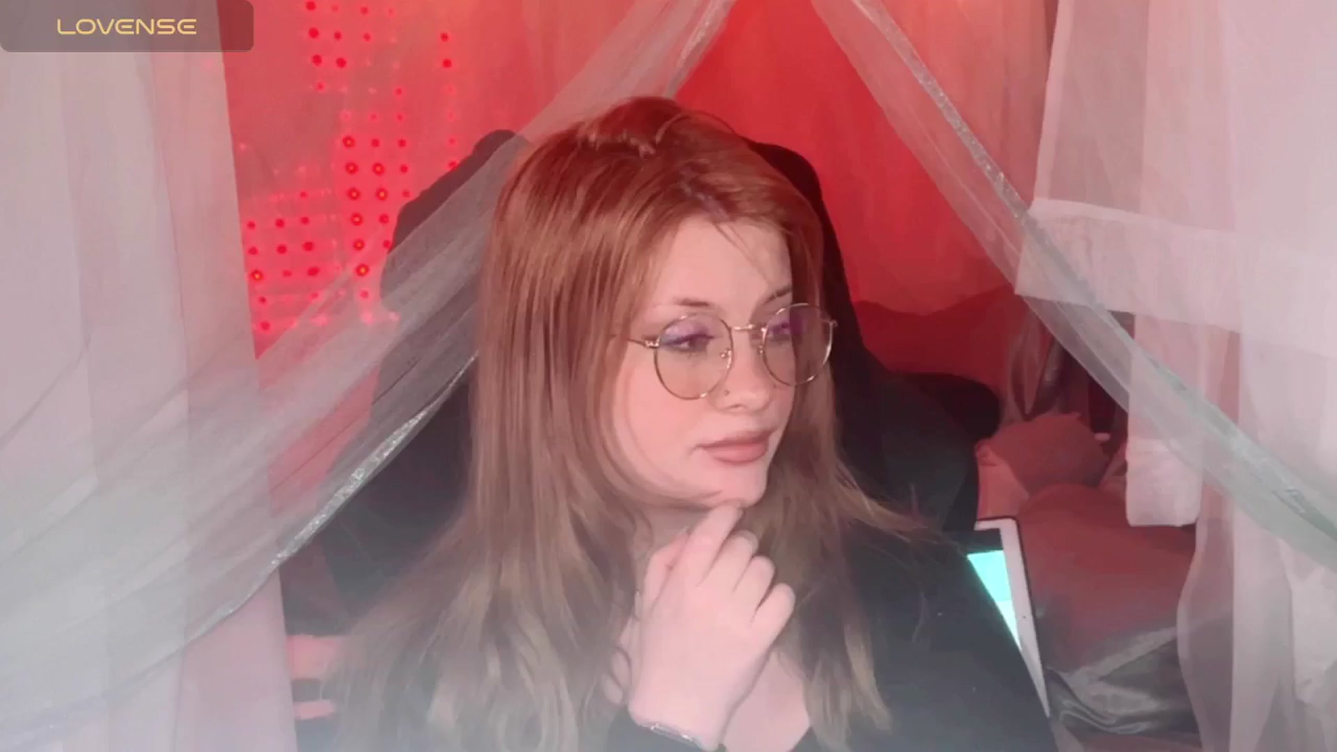 Gallery image thumbnail from flooziy's myfreecams stream on, 05/14/2024, 08:45 image 7 of 20