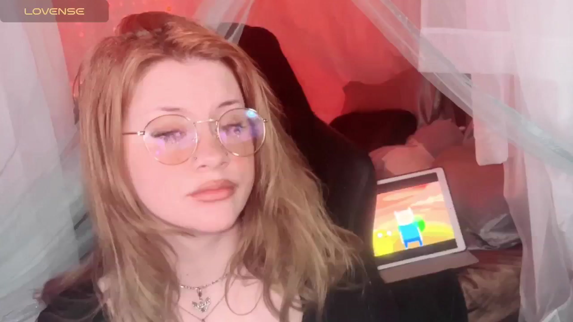 Gallery image thumbnail from flooziy's myfreecams stream on, 05/14/2024, 08:45 image 15 of 20