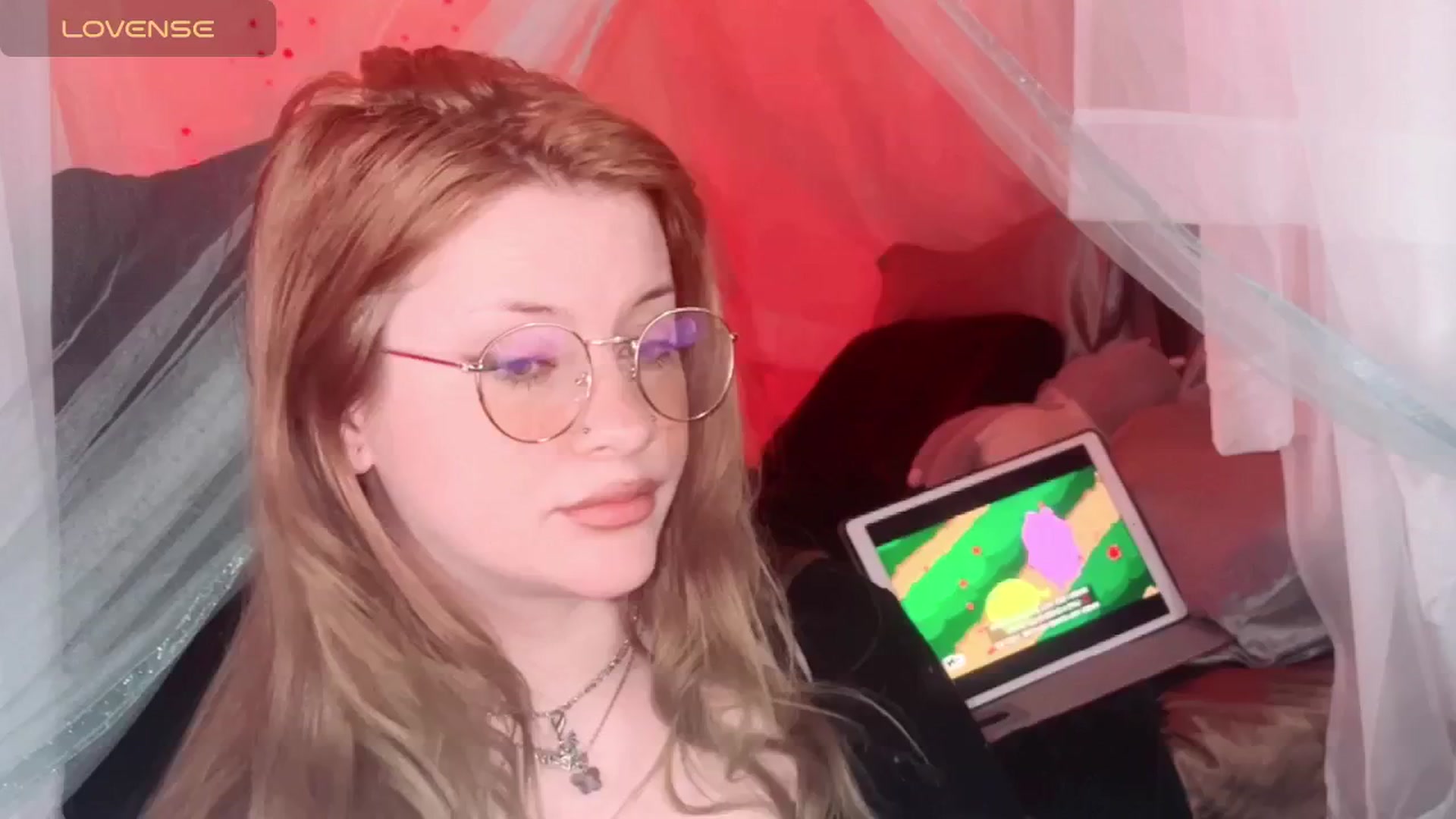 Gallery image thumbnail from flooziy's myfreecams stream on, 05/14/2024, 08:45 image 12 of 20