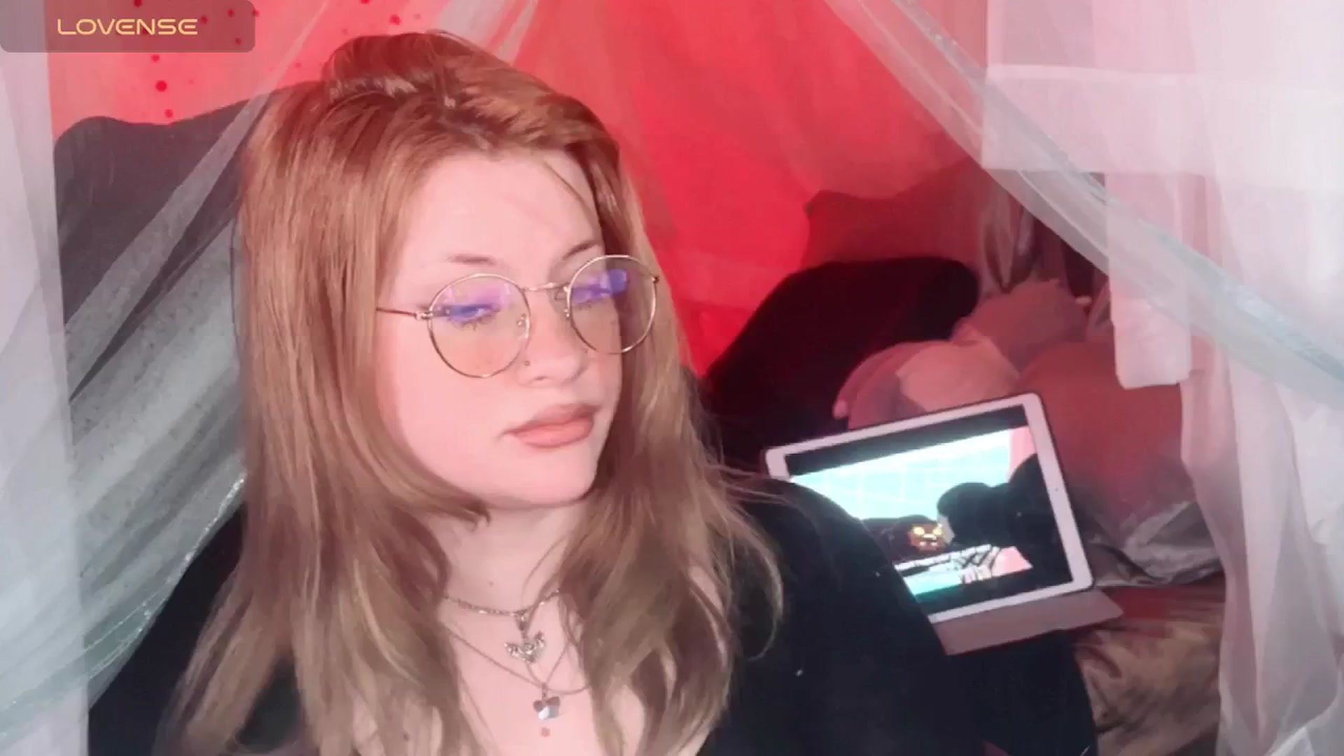 Gallery image thumbnail from flooziy's myfreecams stream on, 05/14/2024, 08:45 image 16 of 20