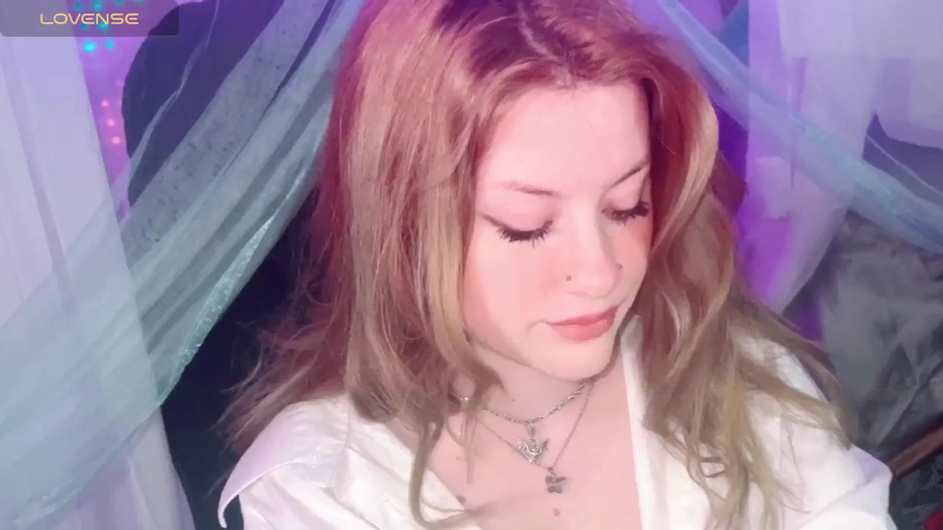 Gallery image thumbnail from flooziy's myfreecams stream on, 05/15/2024, 09:04 image 13 of 20