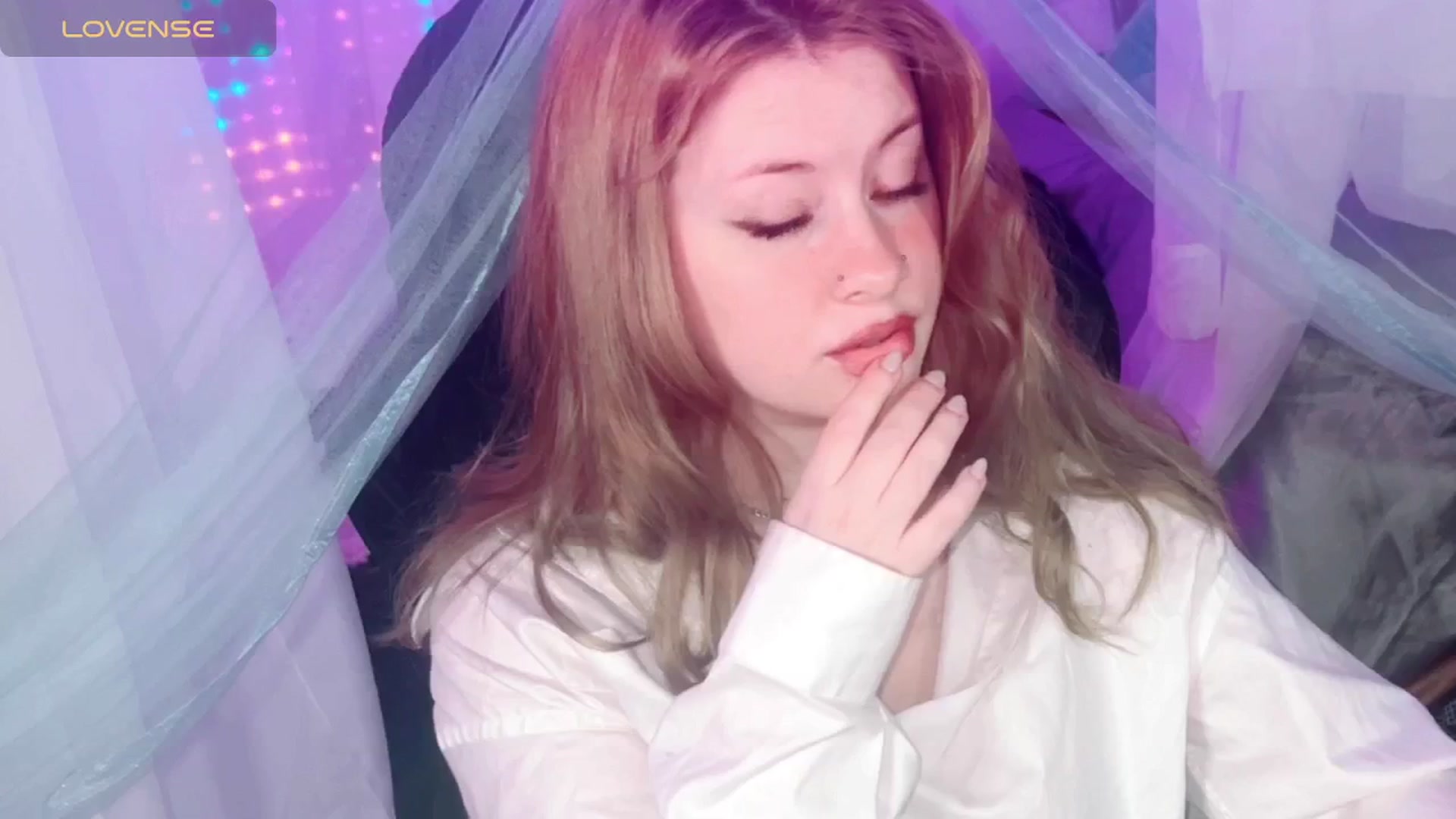 Gallery image thumbnail from flooziy's myfreecams stream on, 05/15/2024, 09:04 image 19 of 20
