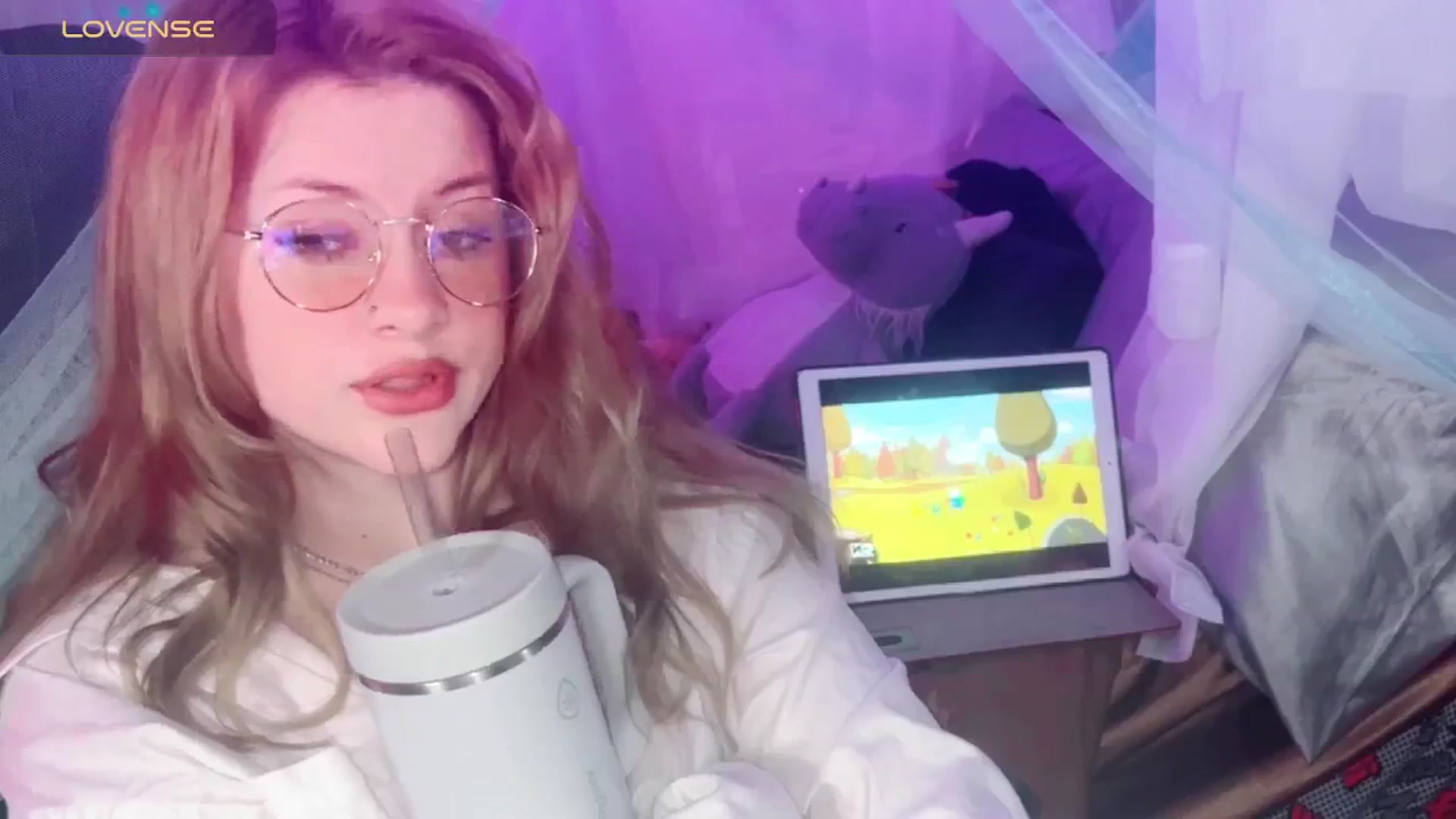 Gallery image thumbnail from flooziy's myfreecams stream on, 05/15/2024, 09:04 image 6 of 20