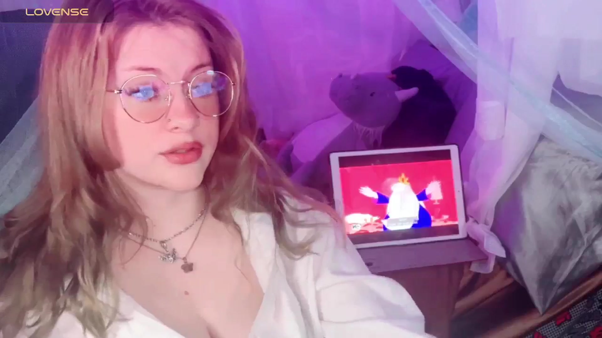 Gallery image thumbnail from flooziy's myfreecams stream on, 05/15/2024, 09:04 image 5 of 20