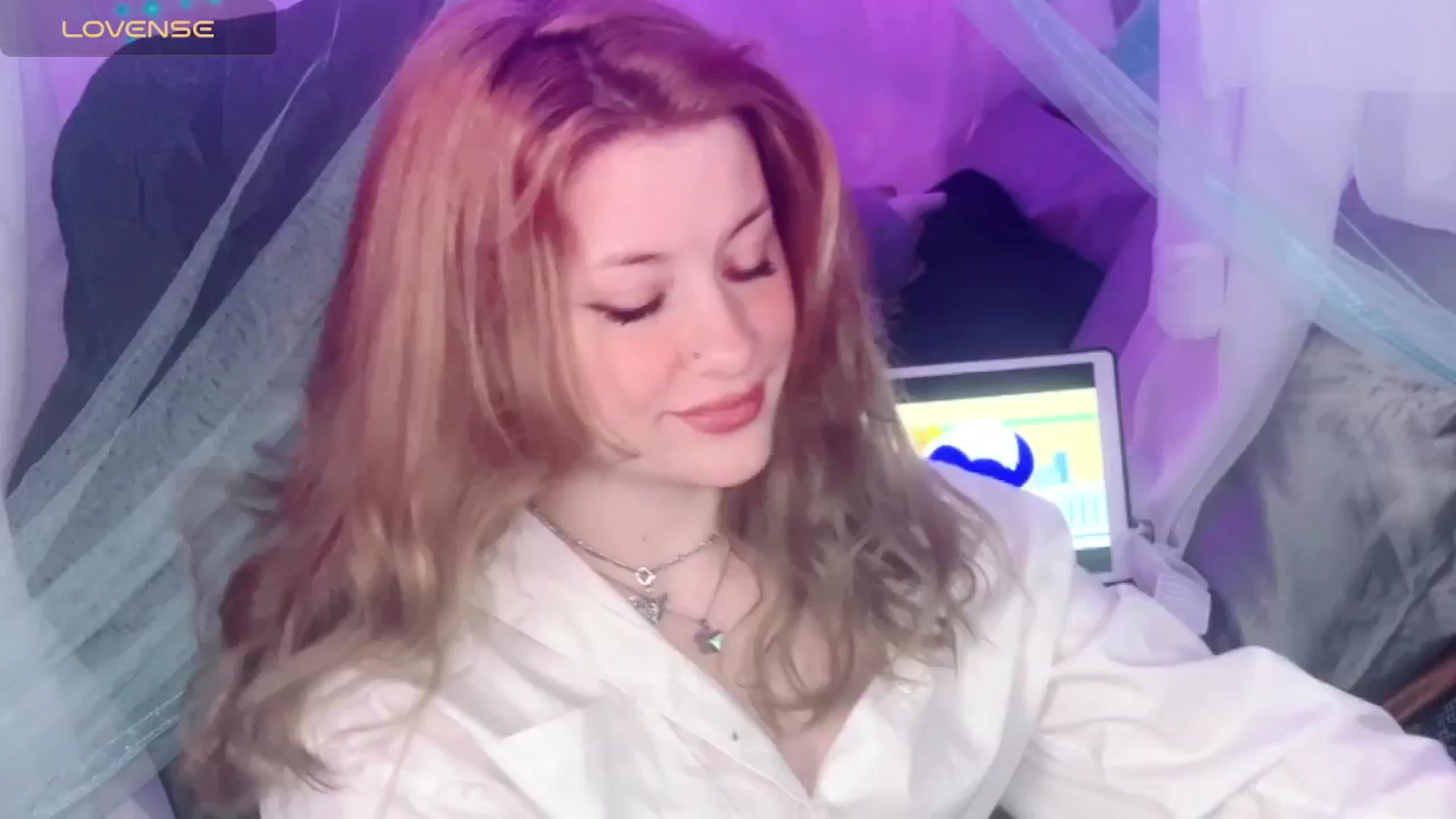 Gallery image thumbnail from flooziy's myfreecams stream on, 05/15/2024, 12:02 image 10 of 20