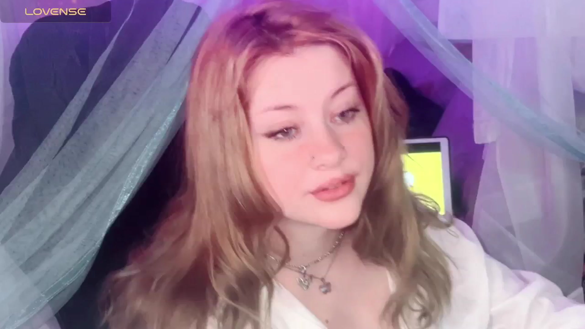 Gallery image thumbnail from flooziy's myfreecams stream on, 05/15/2024, 12:02 image 11 of 20
