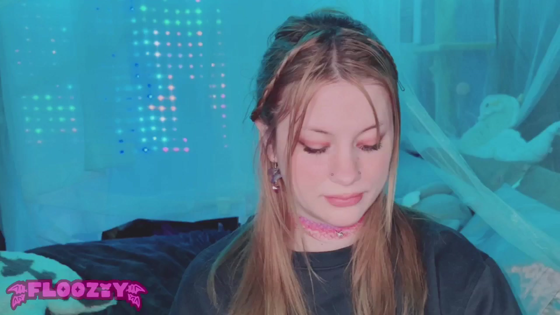 Gallery image thumbnail from flooziy's myfreecams stream on, 05/27/2024, 03:30 image 20 of 20