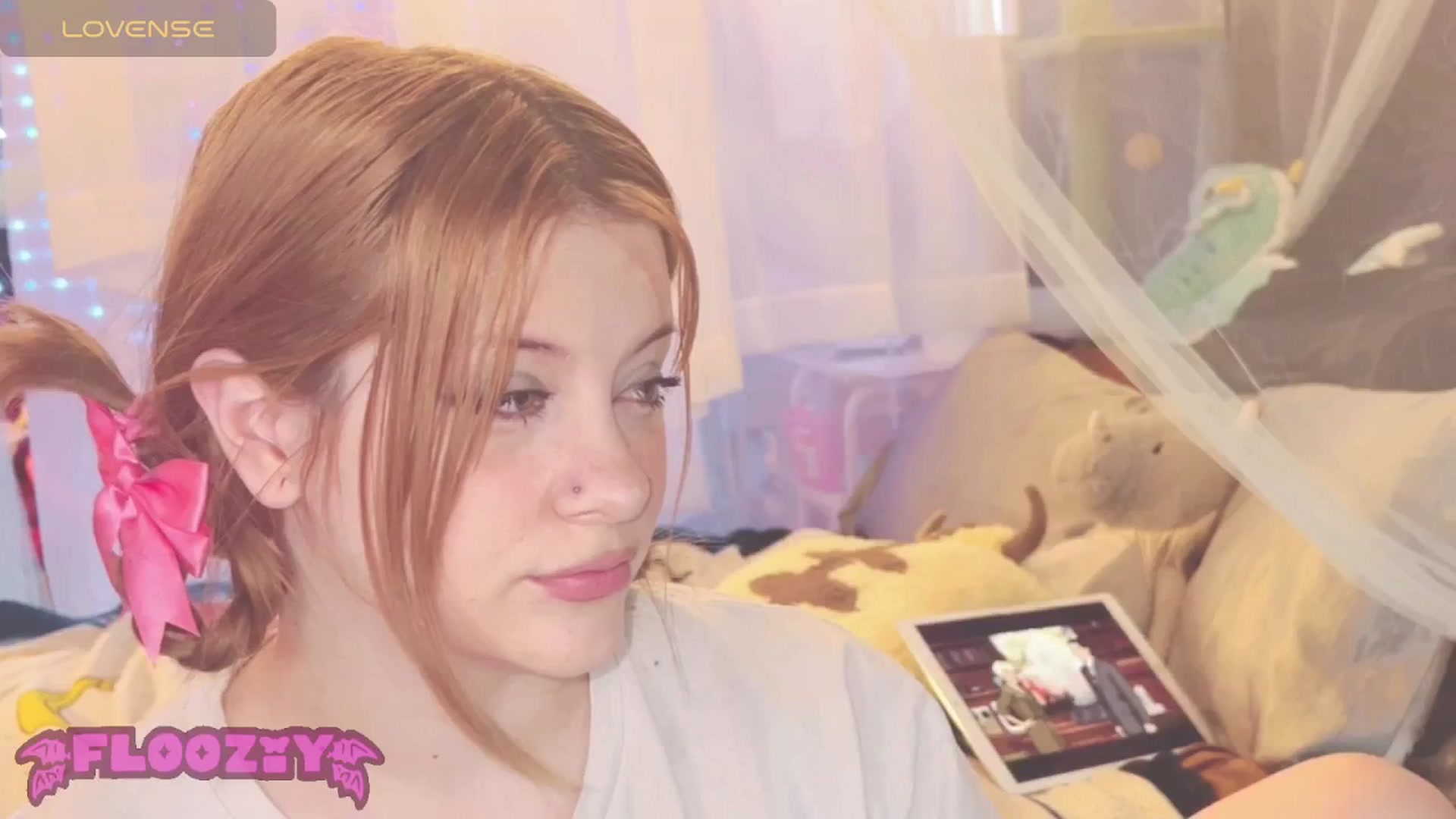 Gallery image thumbnail from flooziy's myfreecams stream on, 05/28/2024, 03:54 image 3 of 20