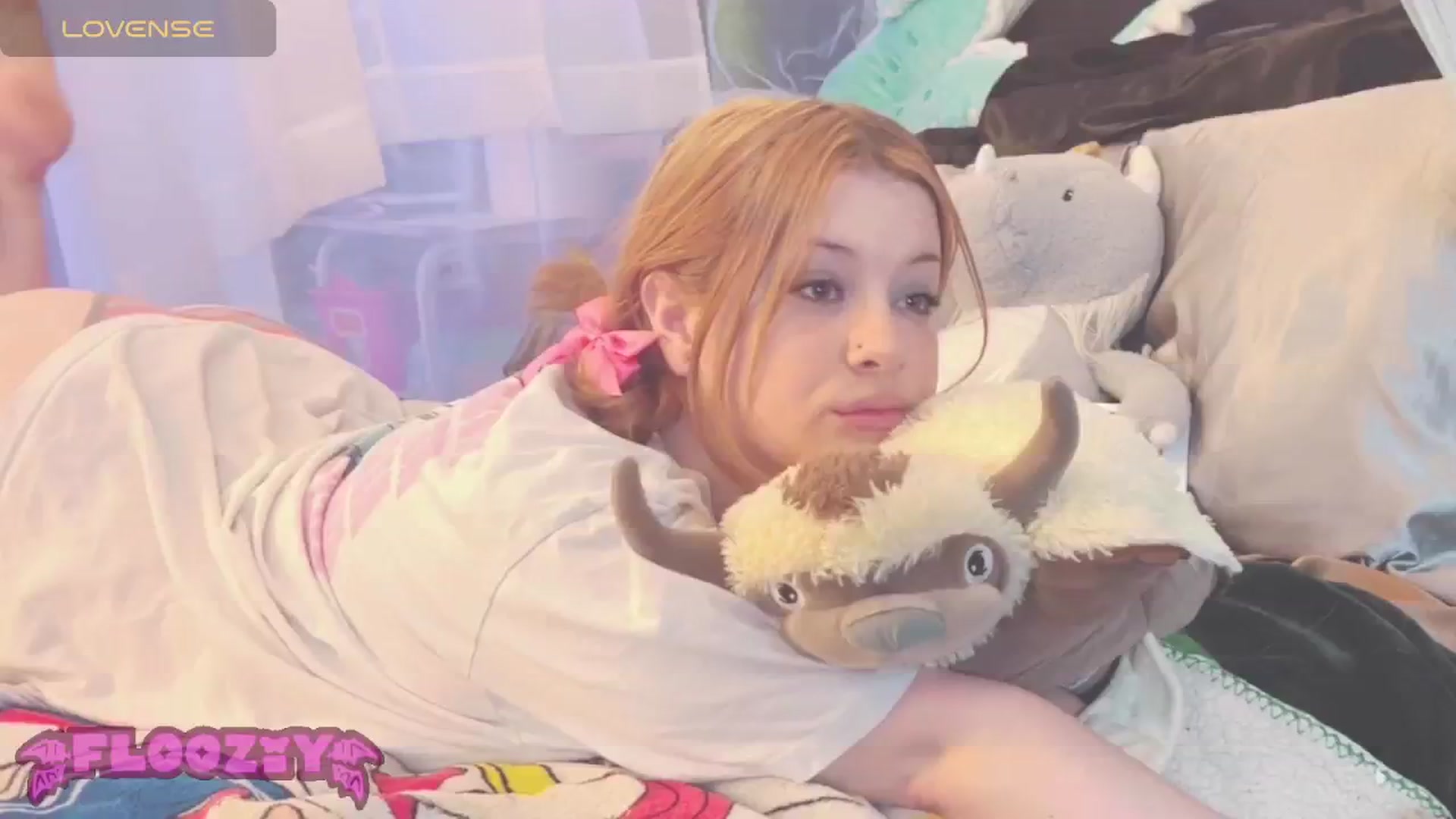 Gallery image thumbnail from flooziy's myfreecams stream on, 05/28/2024, 03:54 image 15 of 20