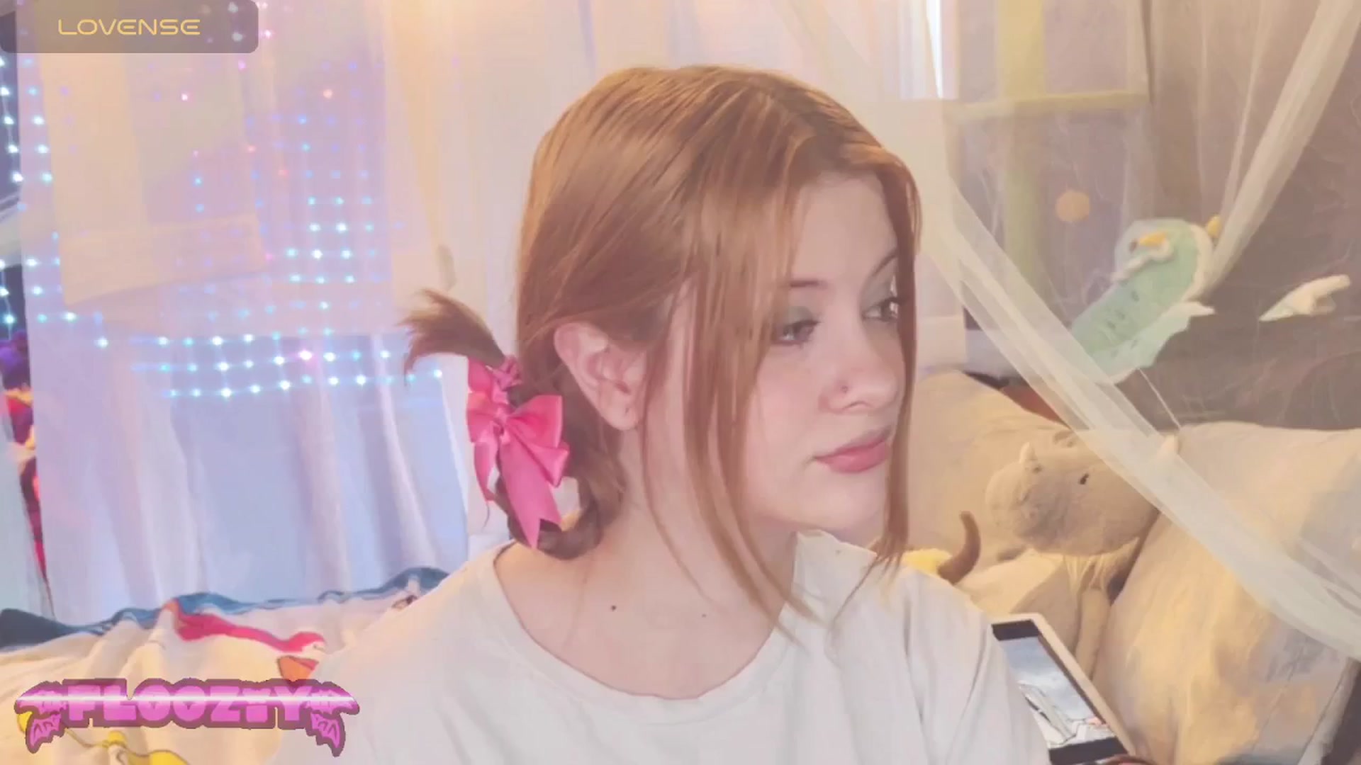 Gallery image thumbnail from flooziy's myfreecams stream on, 05/28/2024, 03:54 image 1 of 20