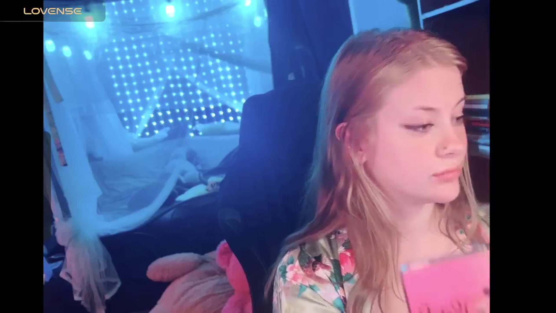 Gallery image thumbnail from flooziy's myfreecams stream on, 06/09/2024, 07:25 image 5 of 20